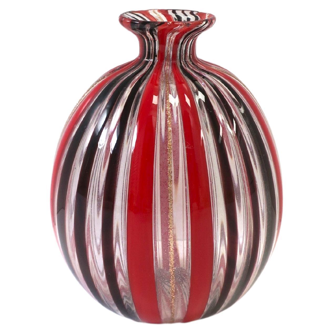Italienische Vase aus rotem und braunem Kunstglas, klein