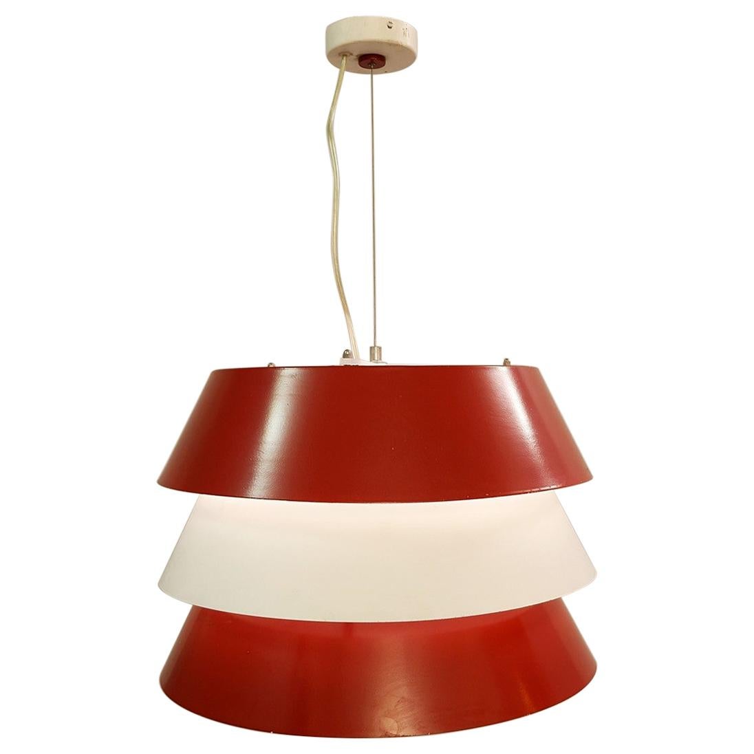 Lampe à suspension italienne en métal rouge et blanc, années 1960 en vente