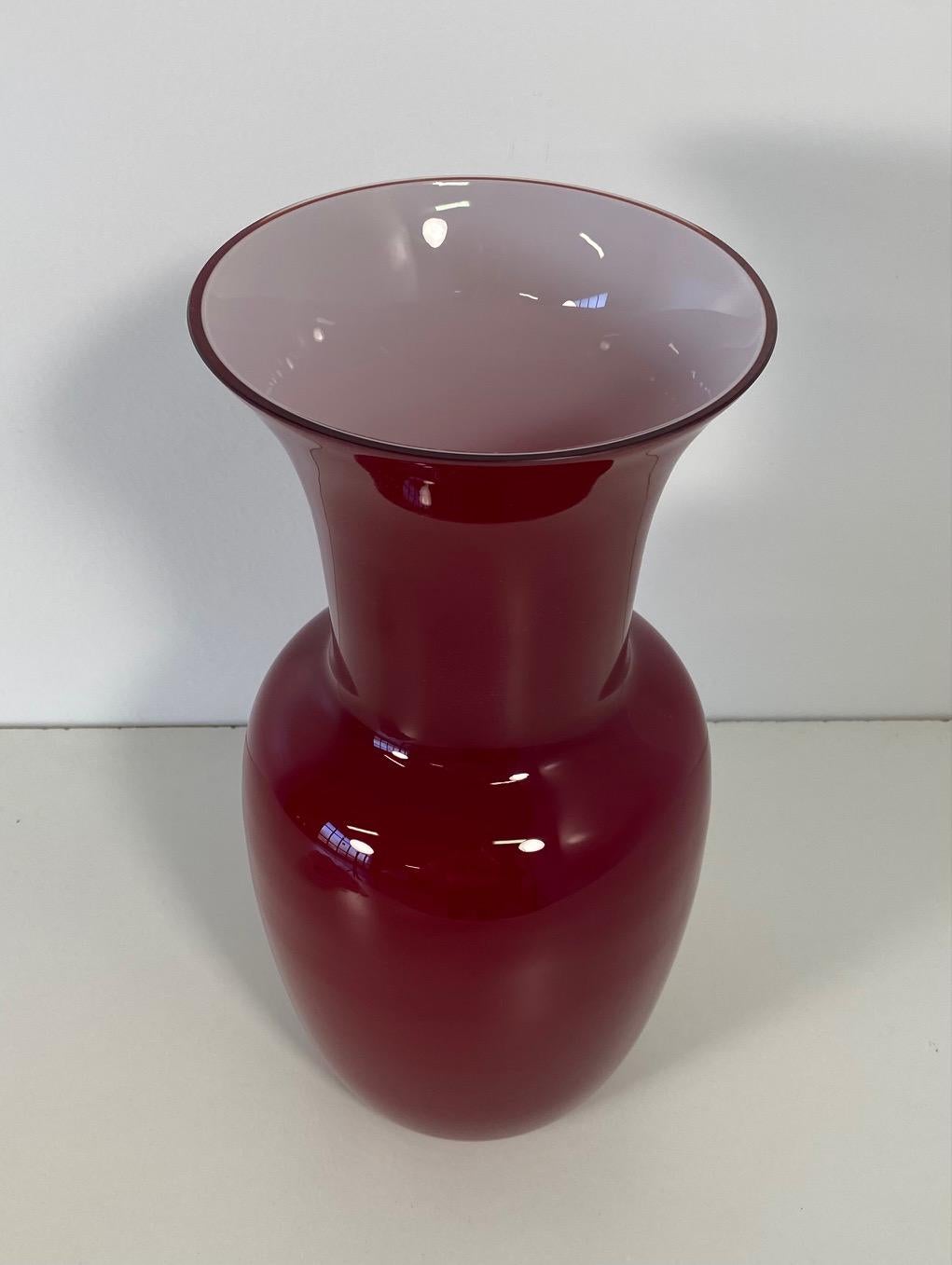 Mid-Century Modern Italian Red and White Murano Glass Vase by Venini For Sale