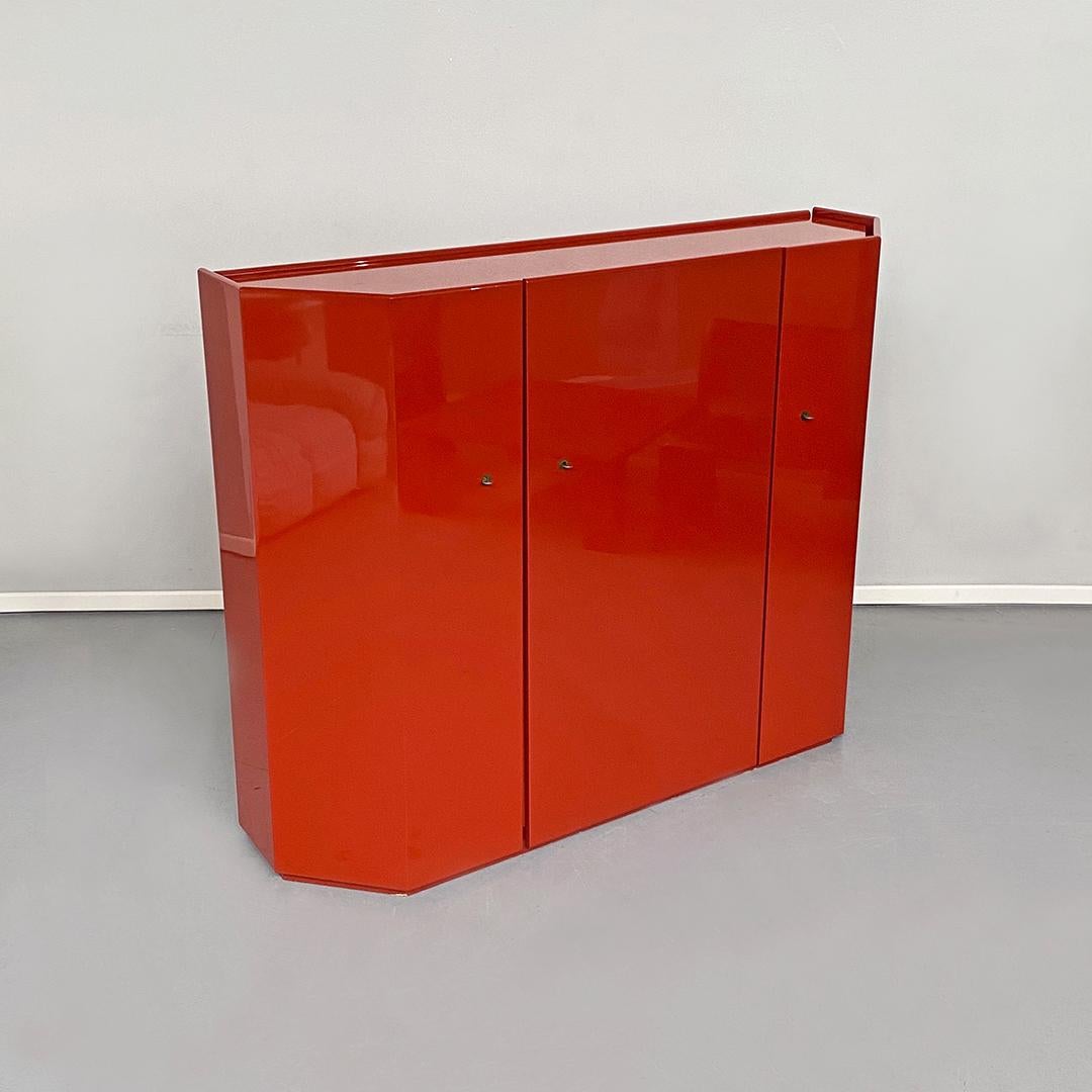 Lacquered Italian Red Cabinet Mod. Bramante by Kazuhide Takahama for Gavina, 1975