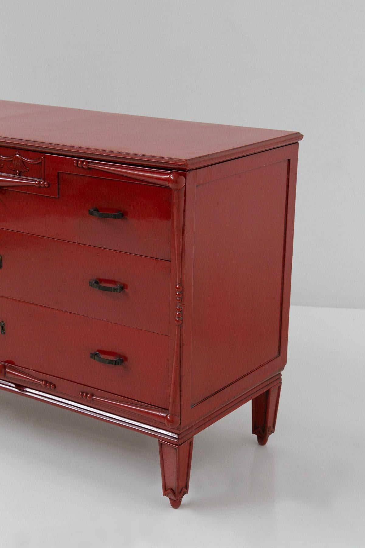 Italian Red Chest of Drawers Attributed. a Piero Portalupi In Good Condition For Sale In Milano, IT