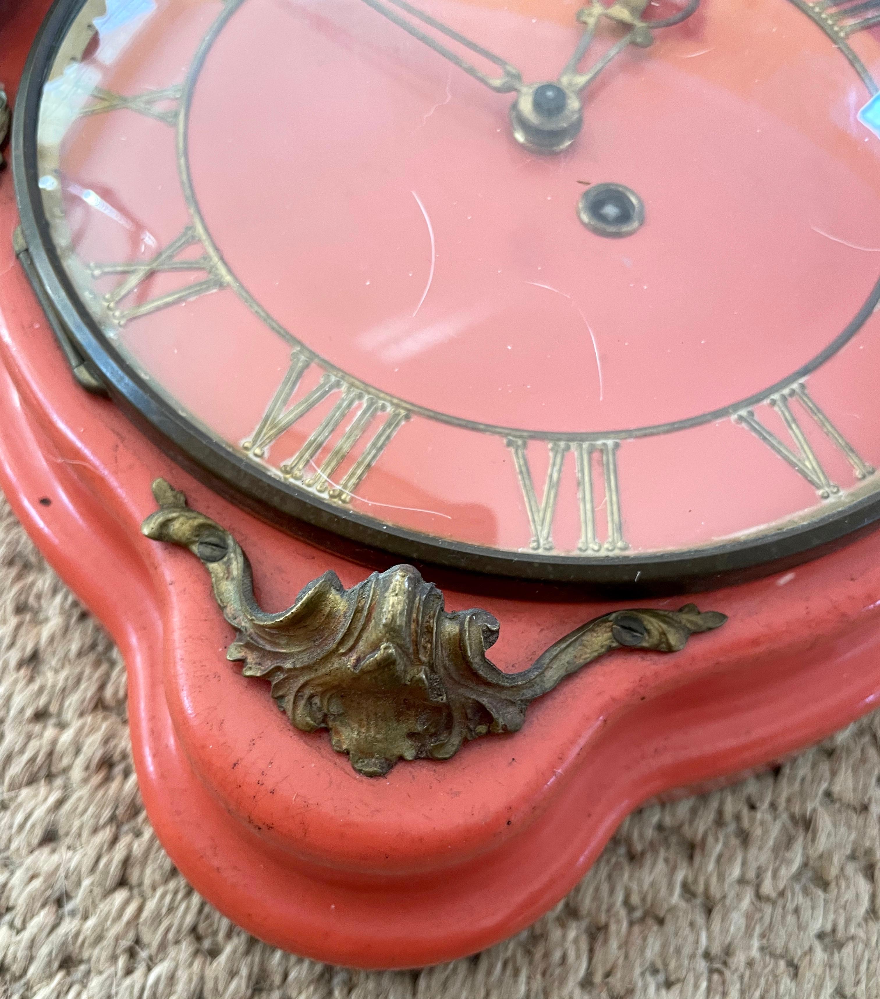 Italian Red Coral Clock  In Good Condition For Sale In New York, NY