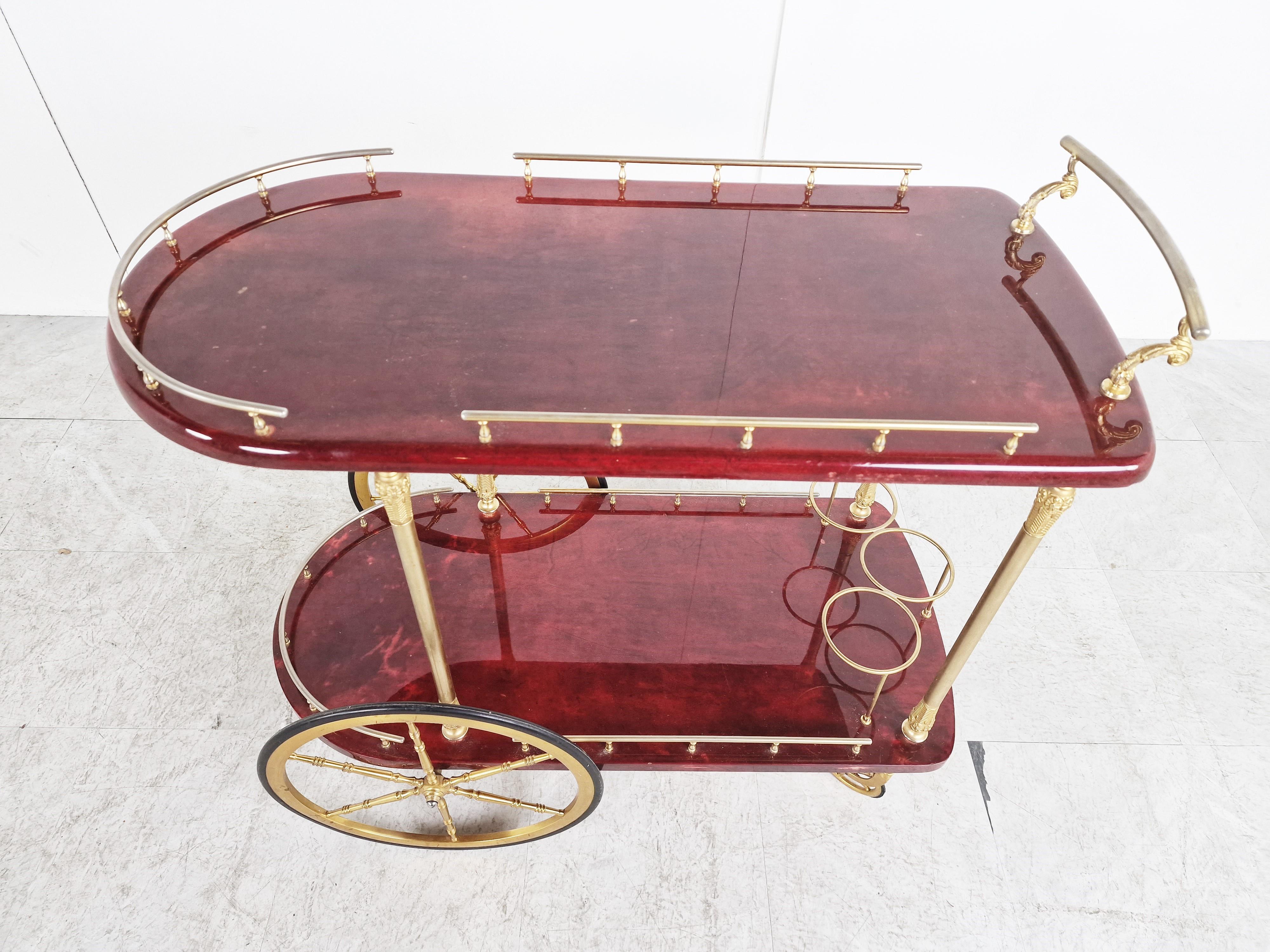 Italian Red Lacquered Goatskin / Parchment Serving Bar Cart by Aldo Tura, 1960s In Good Condition In HEVERLEE, BE