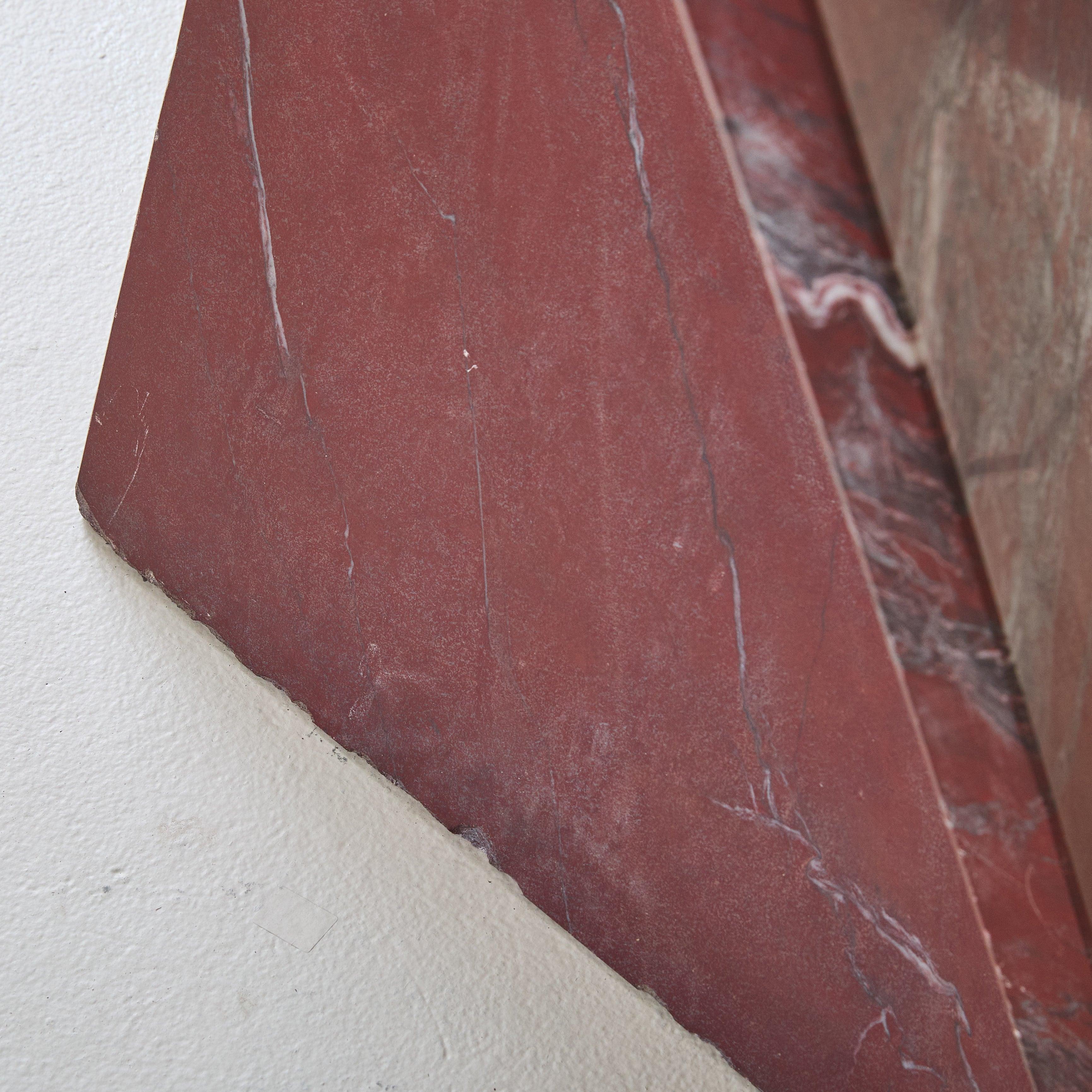 Italian Red Marble Base Side or Center Table with Round Glass Top, 1970s en vente 3