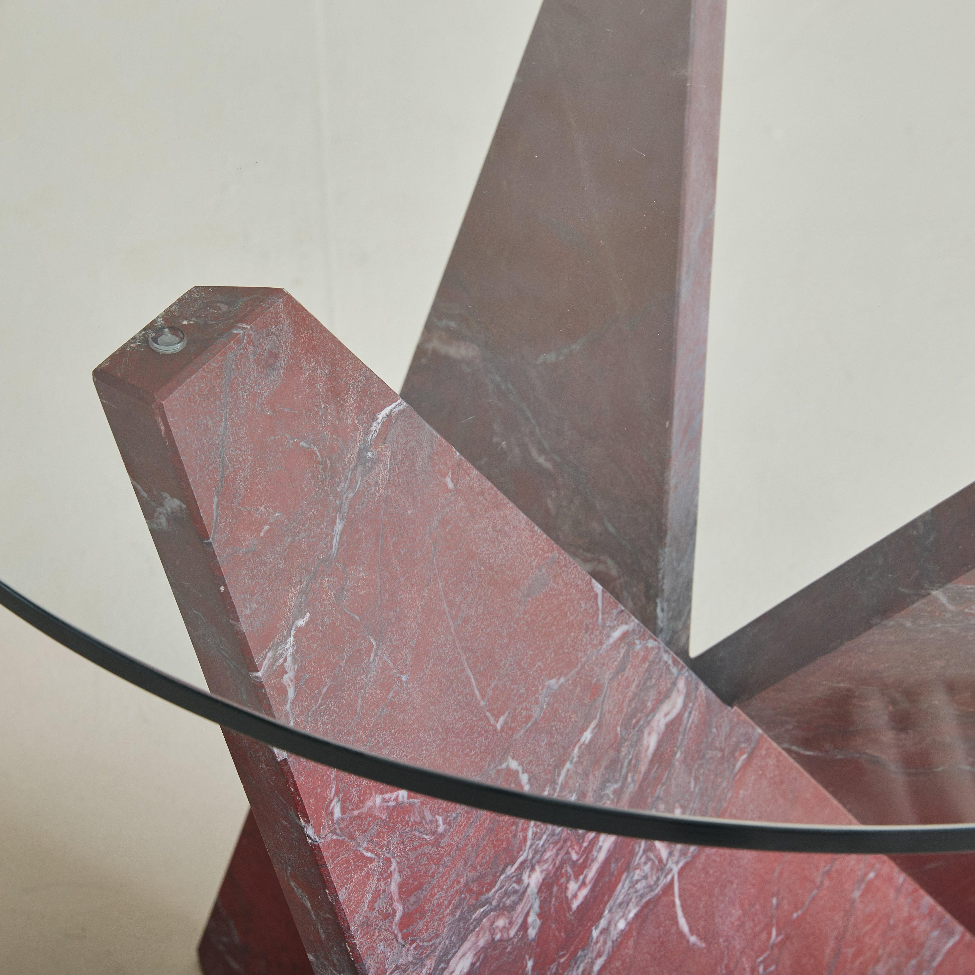 Italian Red Marble Base Side or Center Table with Round Glass Top, 1970s Bon état - En vente à Chicago, IL