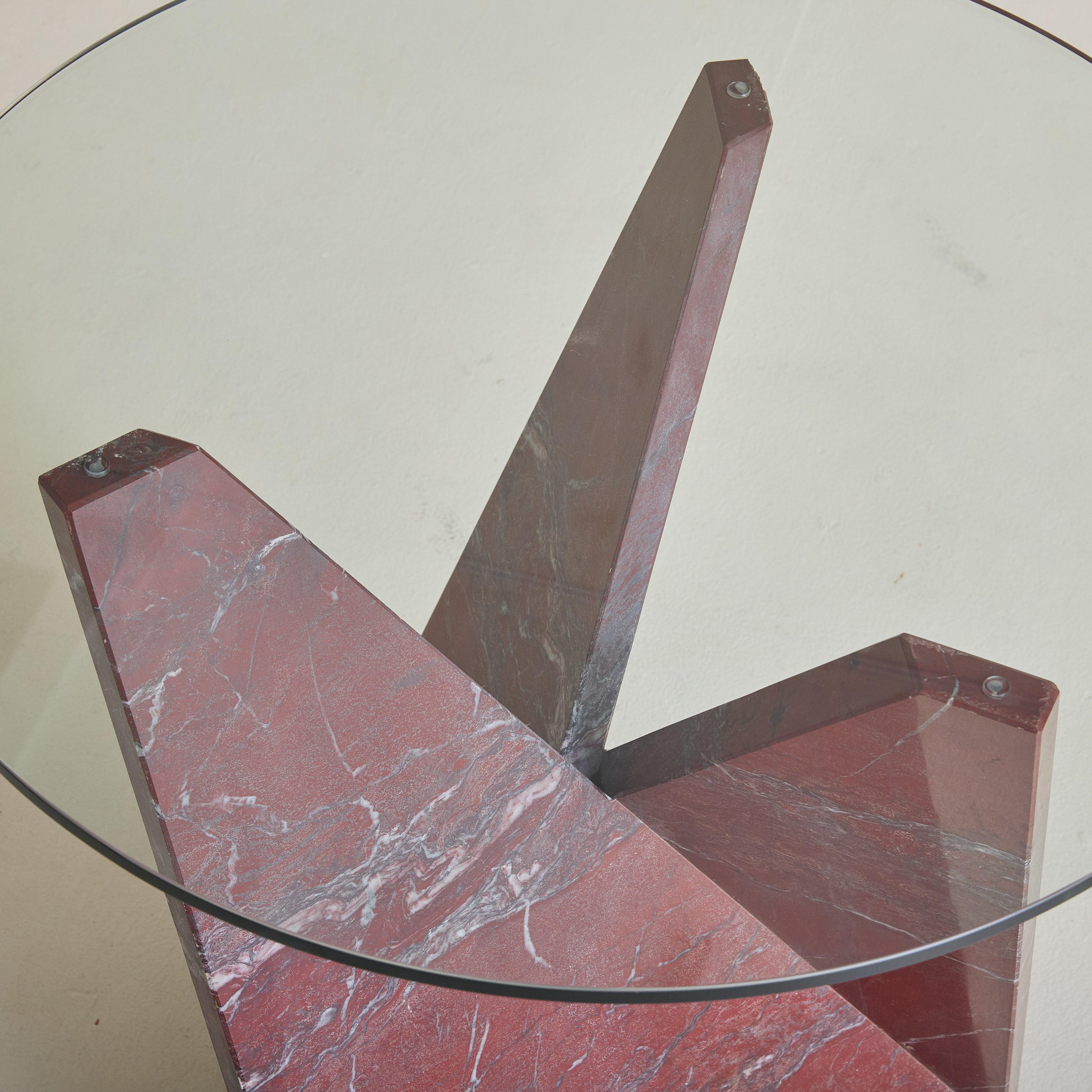 Italian Red Marble Base Side or Center Table with Round Glass Top, 1970s en vente 1