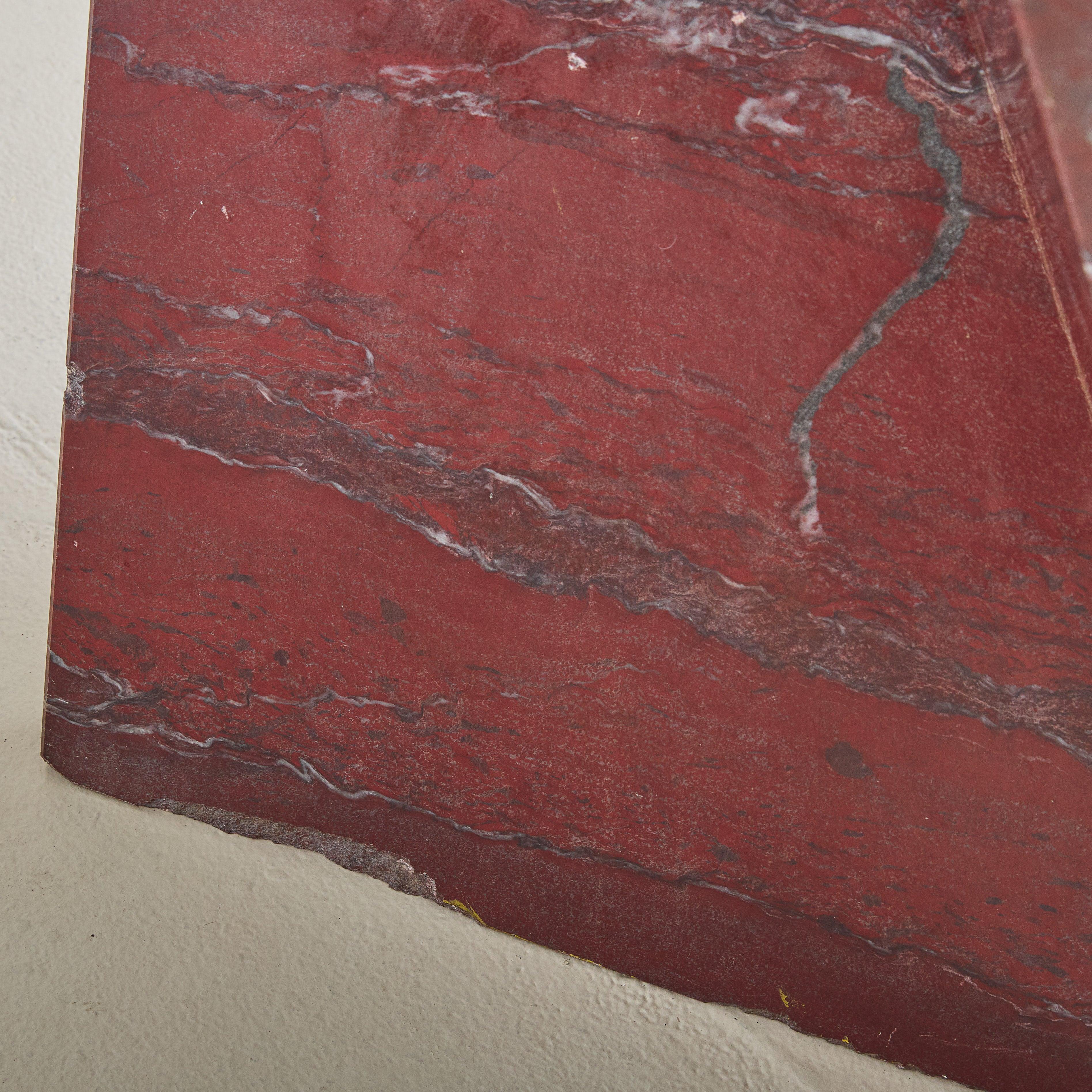 Italian Red Marble Base Side or Center Table with Round Glass Top, 1970s en vente 2