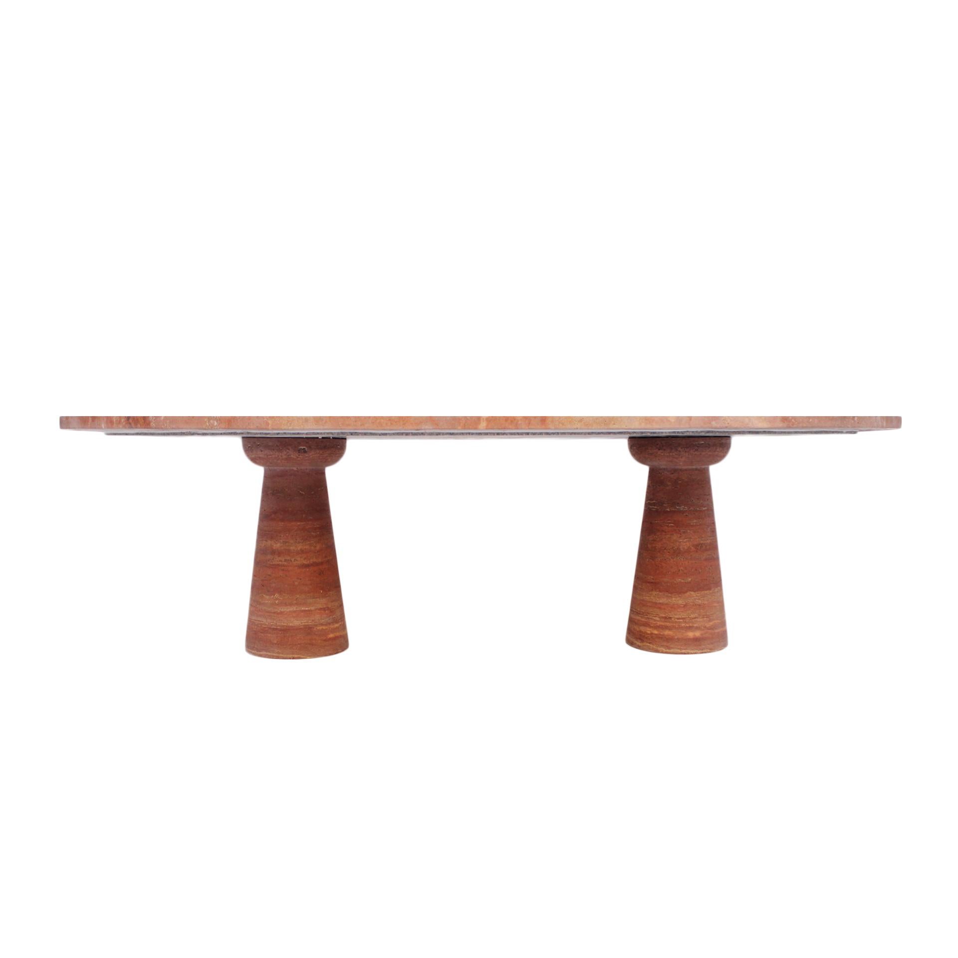 Zeitloses Meisterwerk, Tisch aus rotem Persa-Marmor. Dieser in den 1970er Jahren in Italien gefertigte Tisch ist ein Zeugnis für unvergleichliche Handwerkskunst. Seine großzügigen Abmessungen von 300 x 150 cm bieten reichlich Platz für luxuriöse