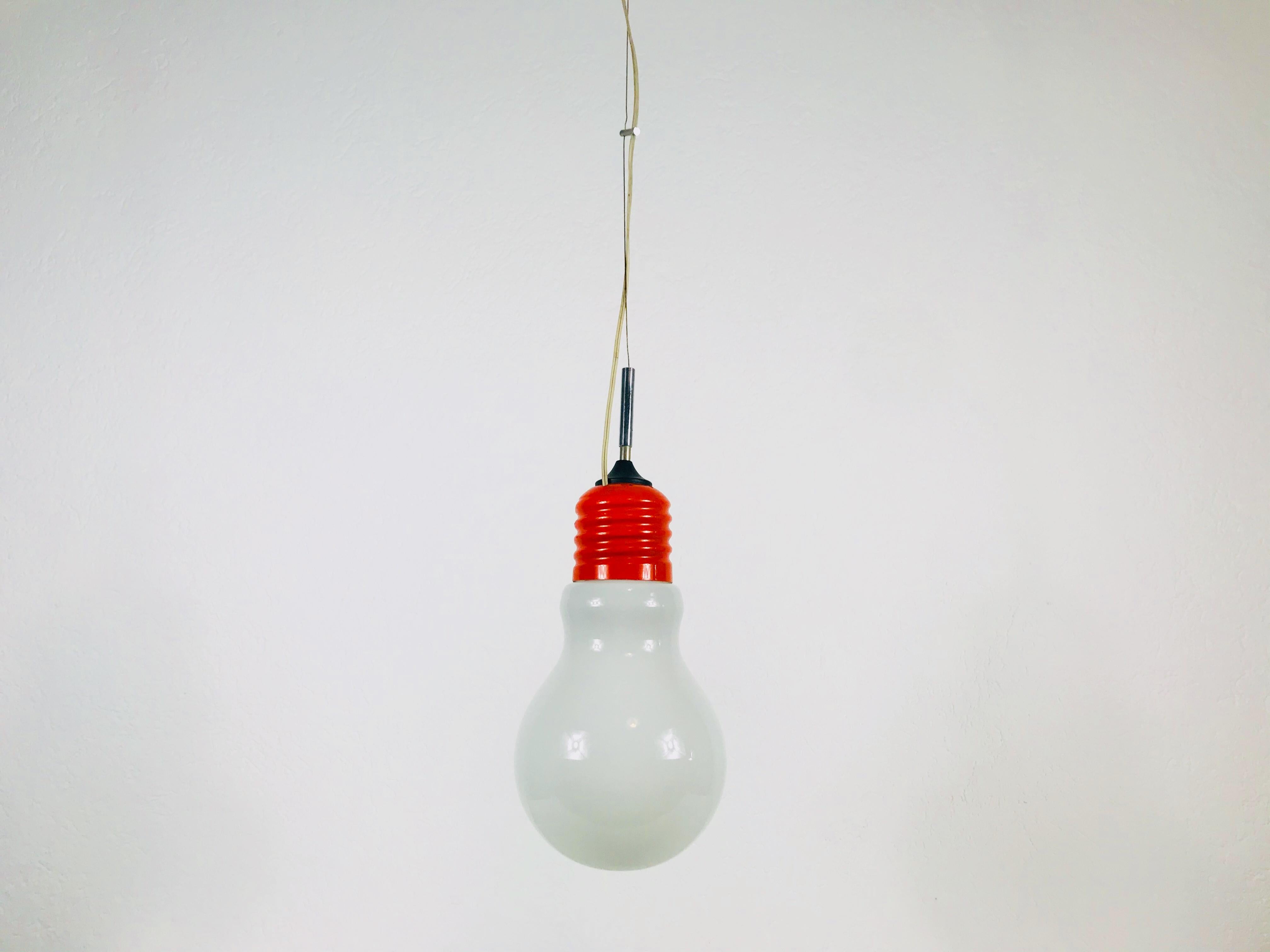 Italian Red Metal and Opaline Glass Hanging Lamp, 1970s, Italy In Good Condition For Sale In Hagenbach, DE
