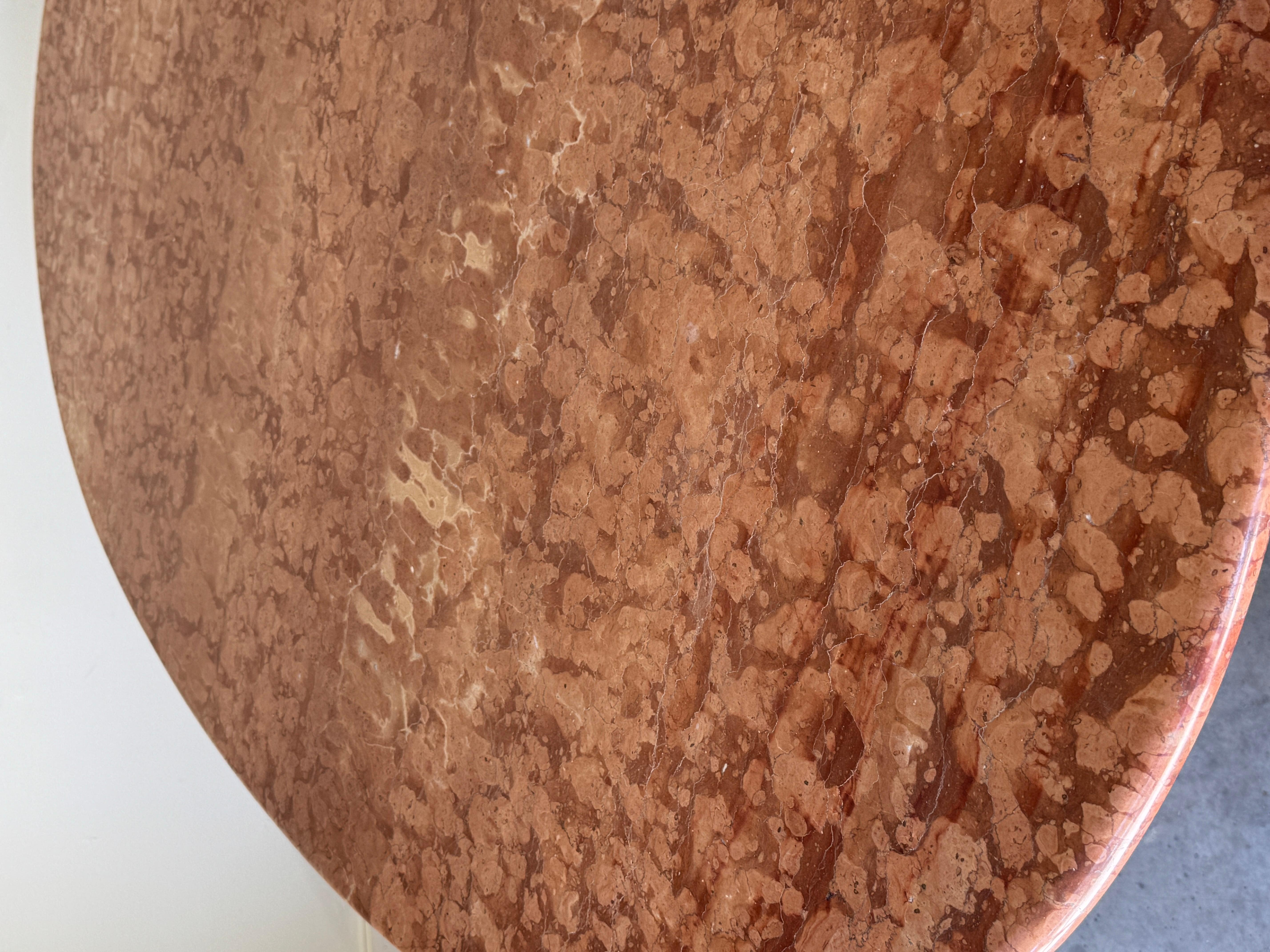 Table de salle à manger ovale italienne en marbre Rosa Verona rouge en vente 6