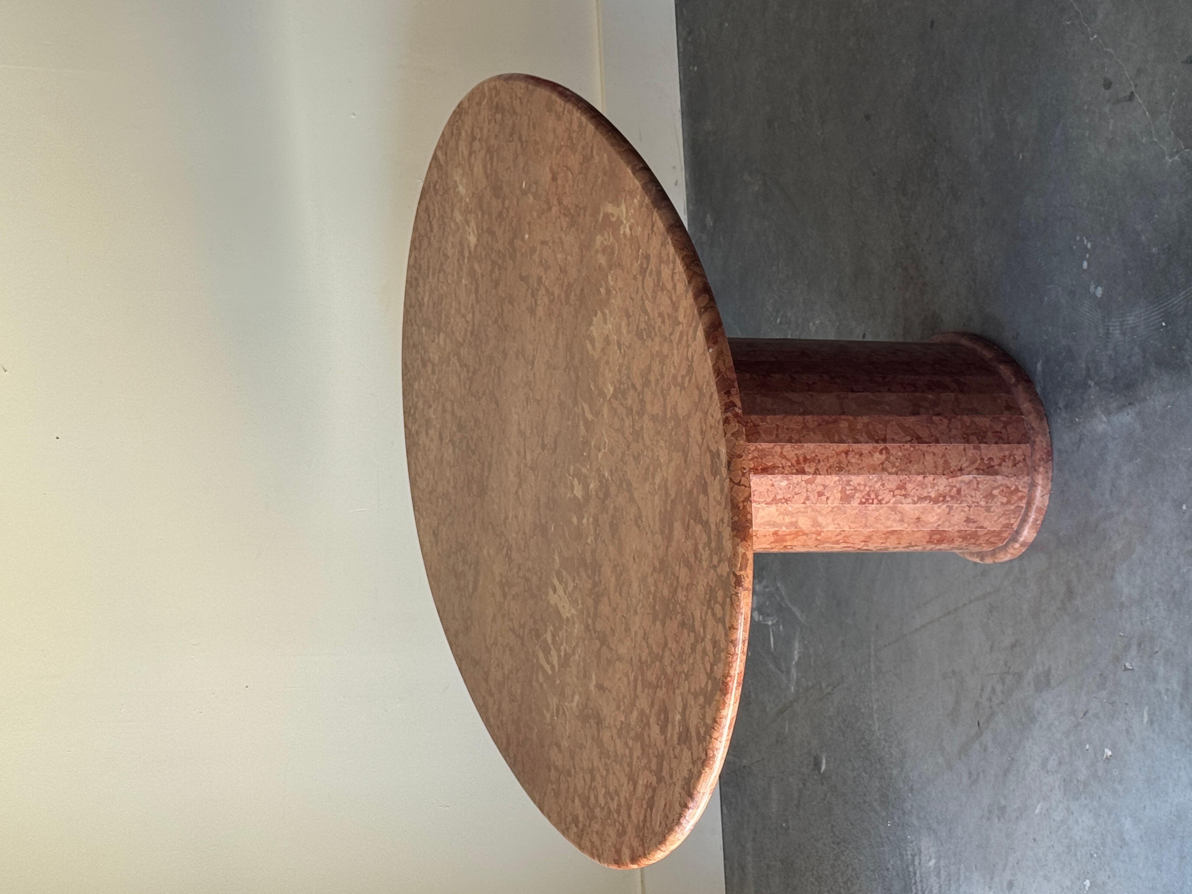 Table de salle à manger ovale italienne en marbre Rosa Verona rouge en vente 2