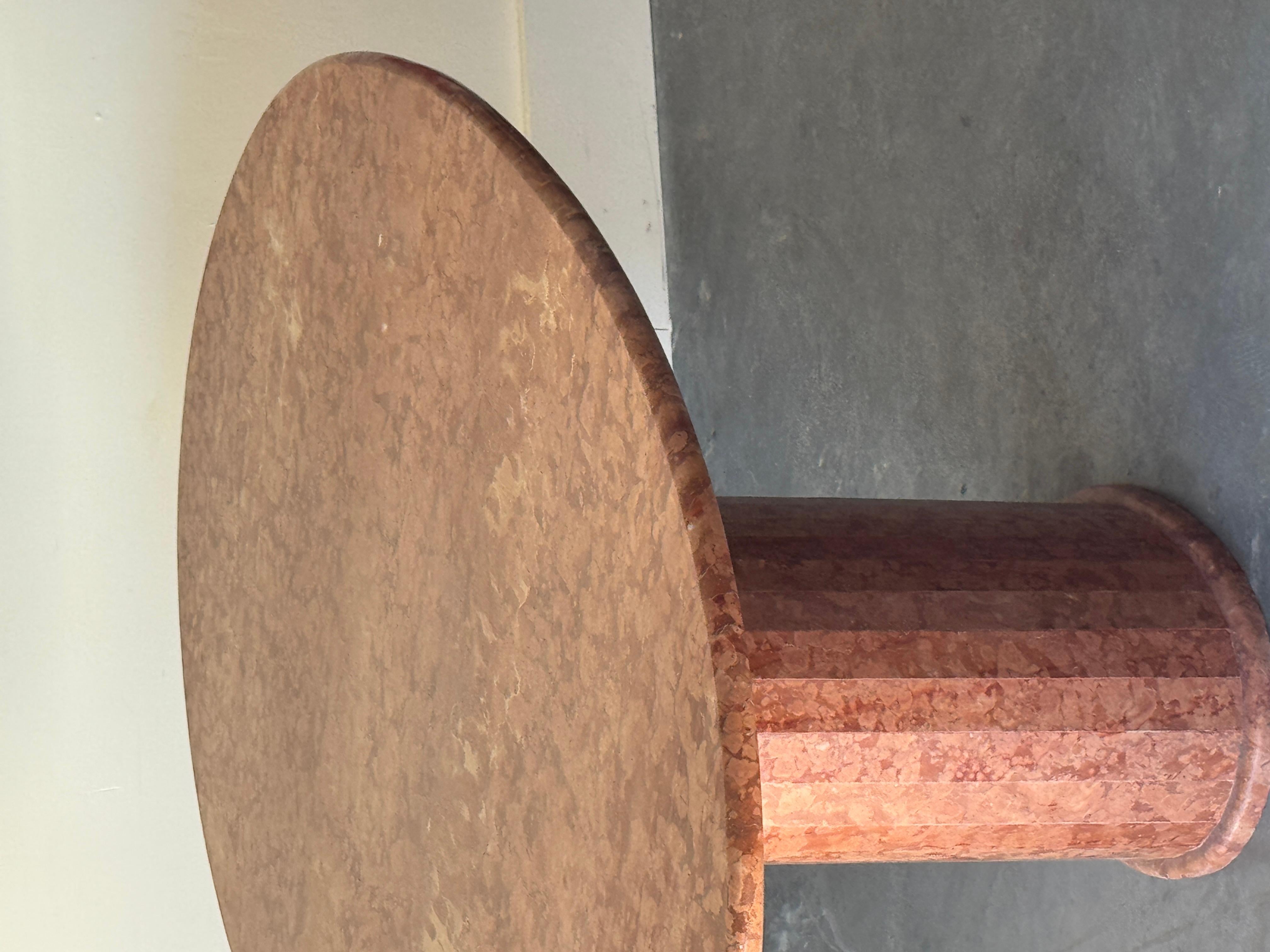 Table de salle à manger ovale italienne en marbre Rosa Verona rouge en vente 4