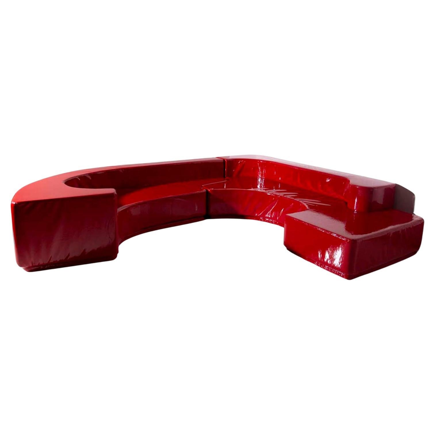 Canapé italien rouge « Lara » conçu par N. Massari, R. Pamio, R. Toso, 1968