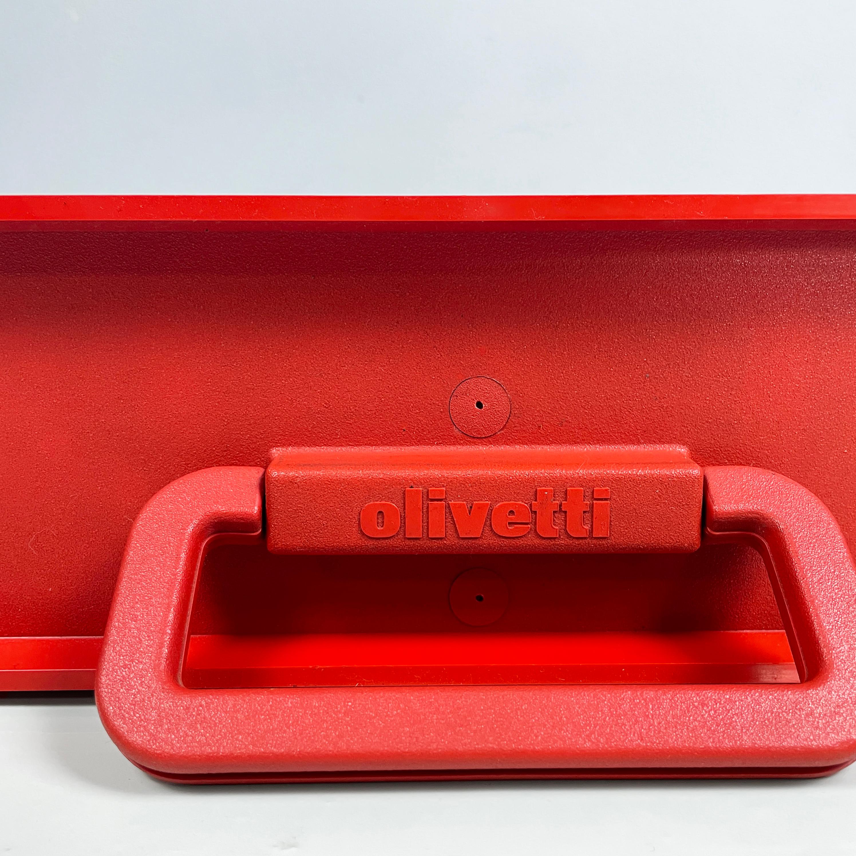 Italienische rote Schreibmaschine Valentine von Ettore Sottsass Perry King Olivetti, 1970er Jahre im Angebot 9