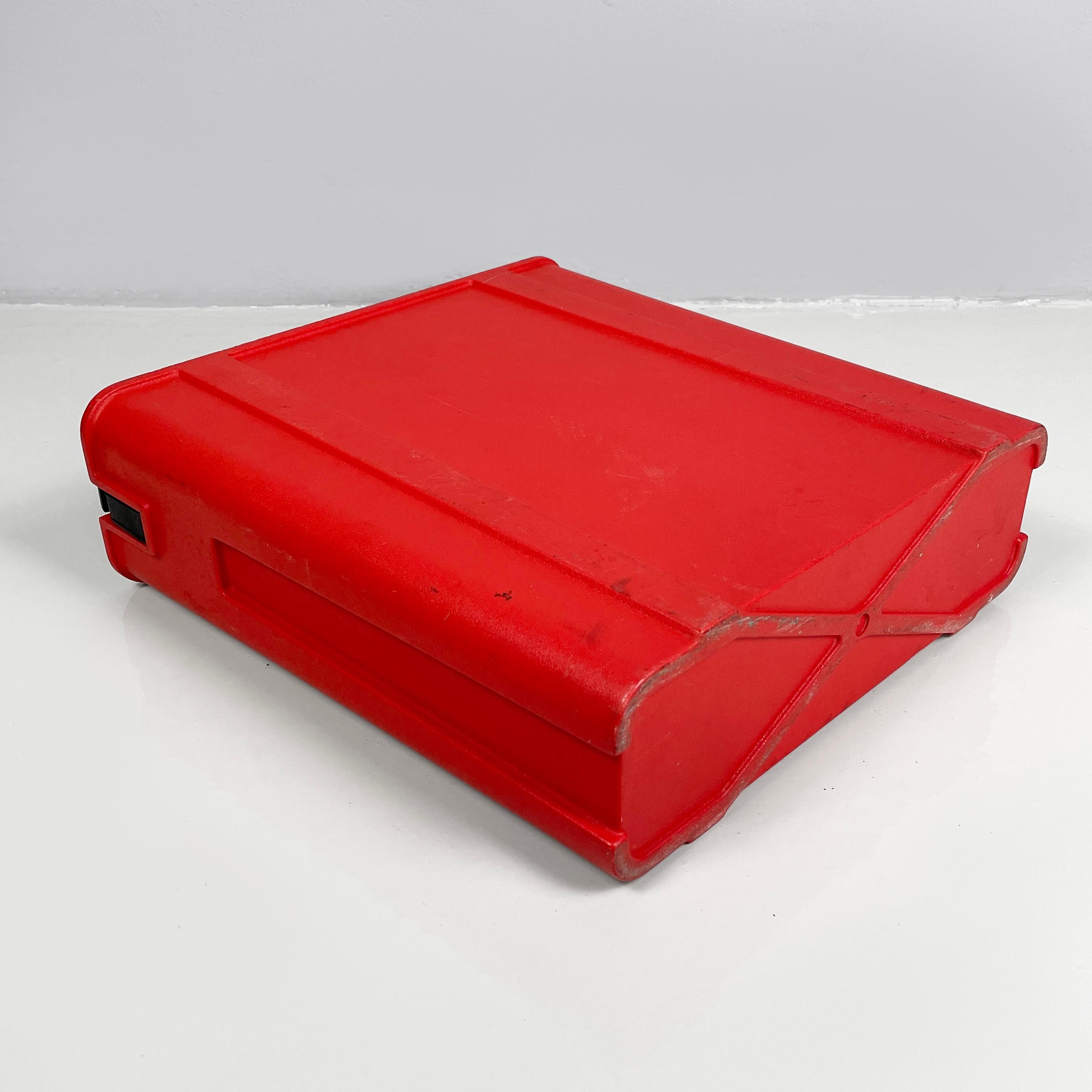 Italienische rote Schreibmaschine Valentine von Ettore Sottsass Perry King Olivetti, 1970er Jahre (Metall) im Angebot