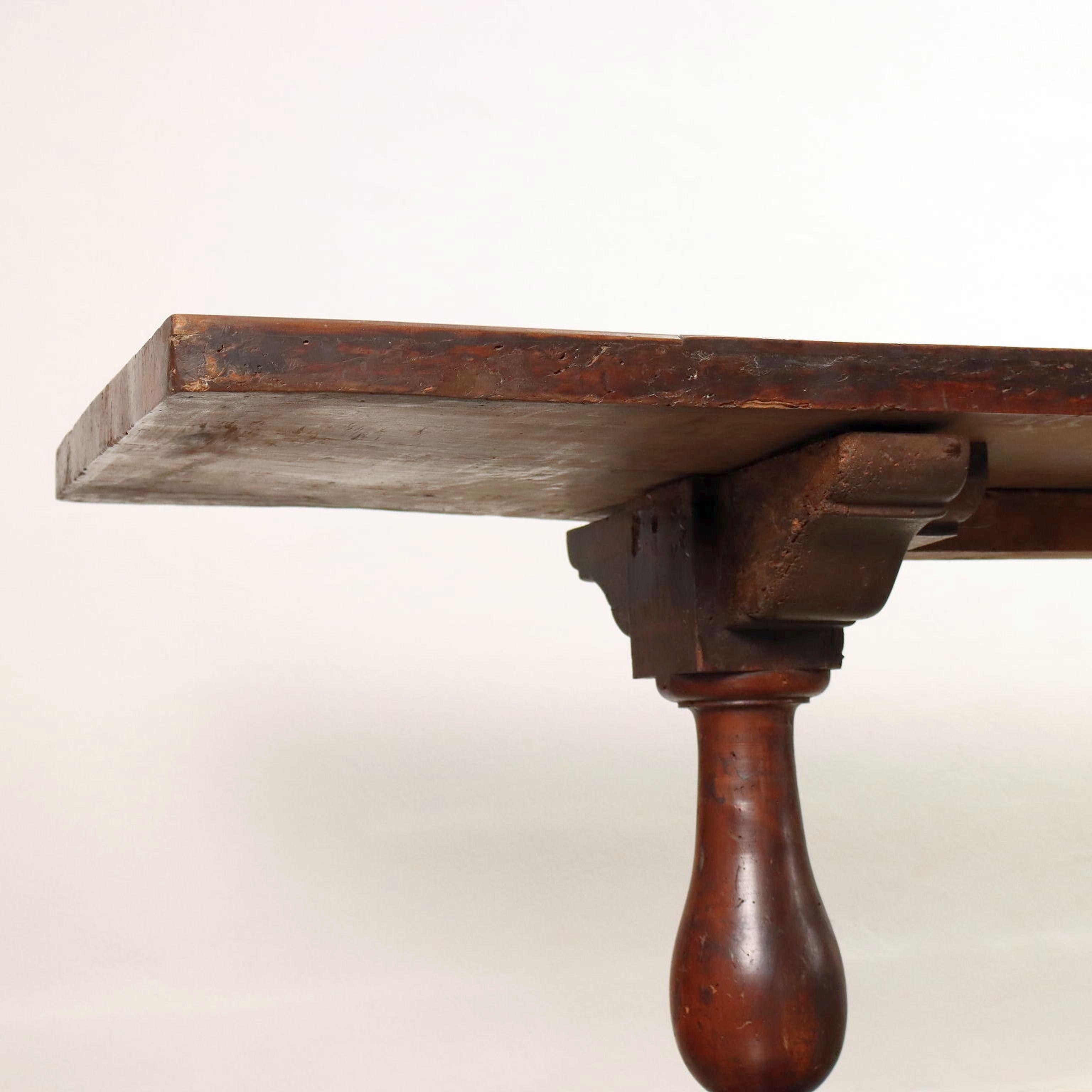 Walnut Italian Refectory Table - Circa 1680 For Sale