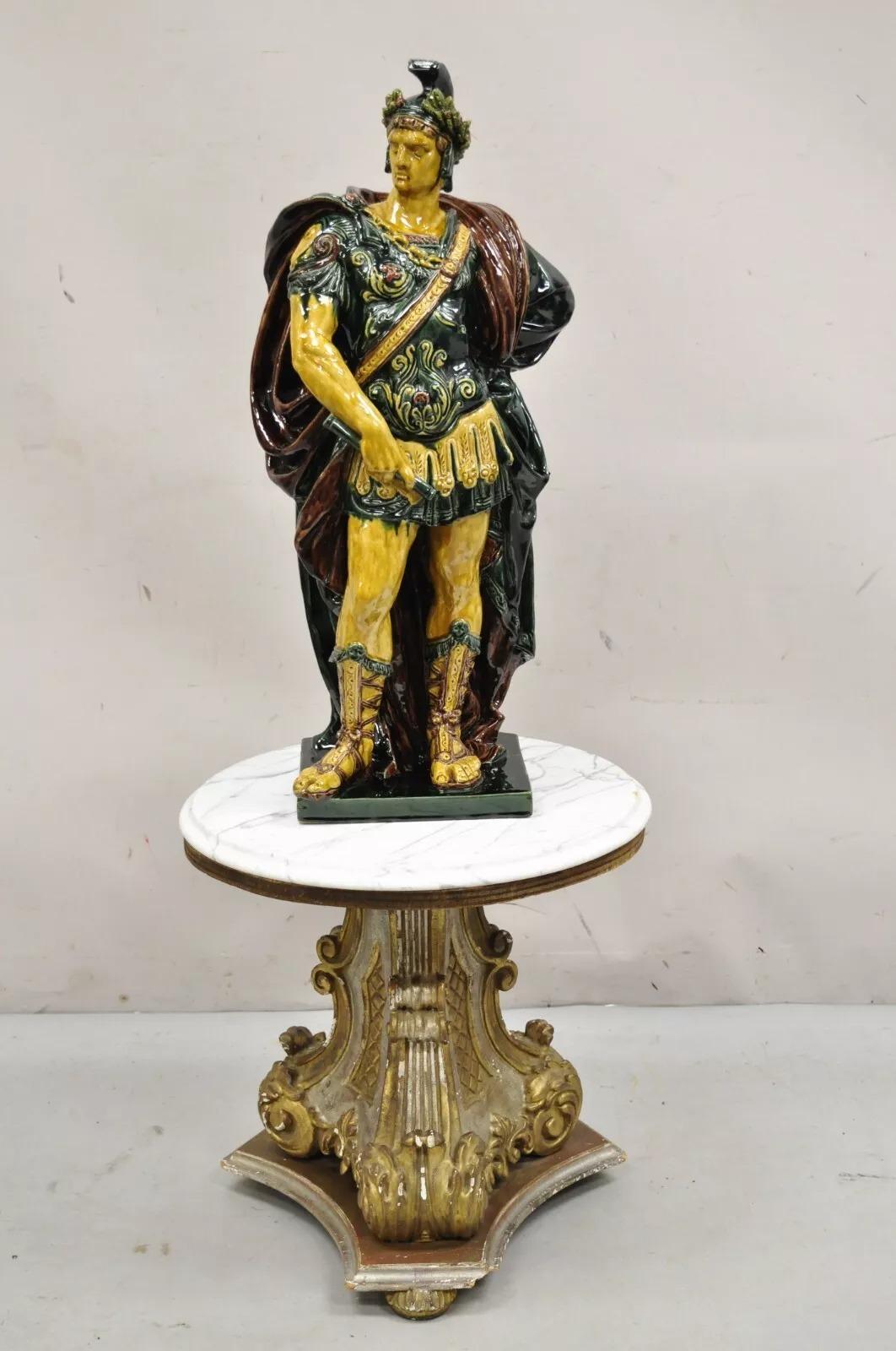 Table d'appoint à piédestal en bois sculpté Florentine de style Régence italienne 18