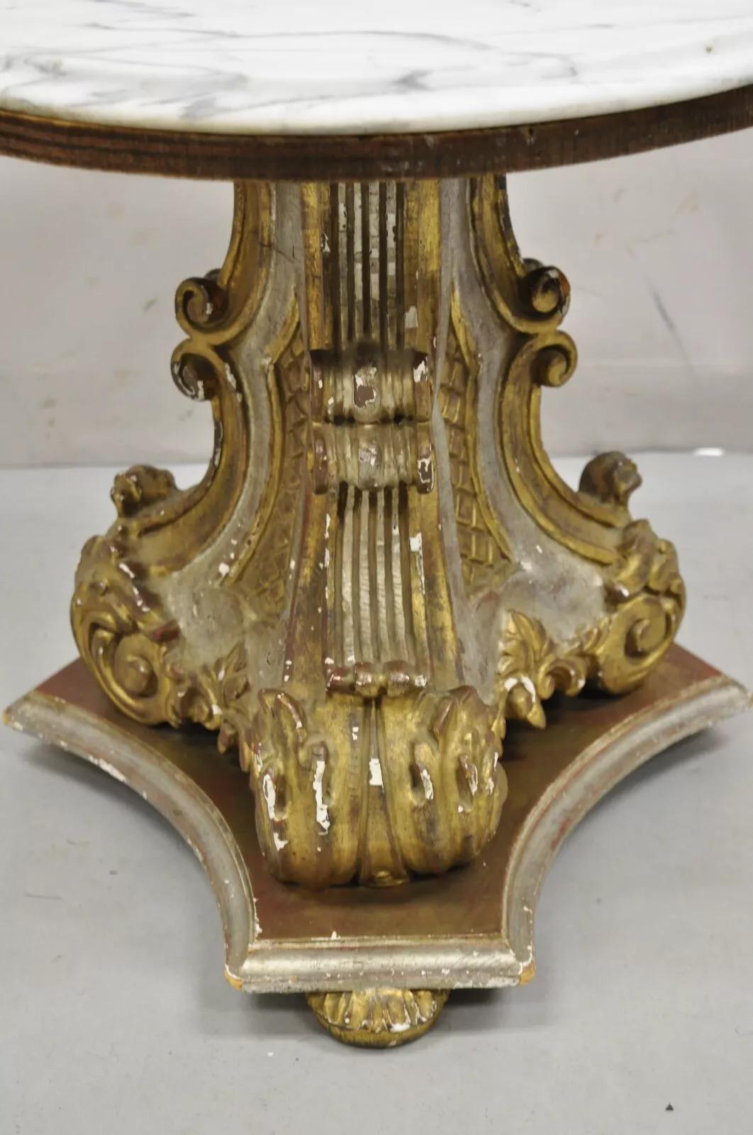 Inconnu Table d'appoint à piédestal en bois sculpté Florentine de style Régence italienne 18