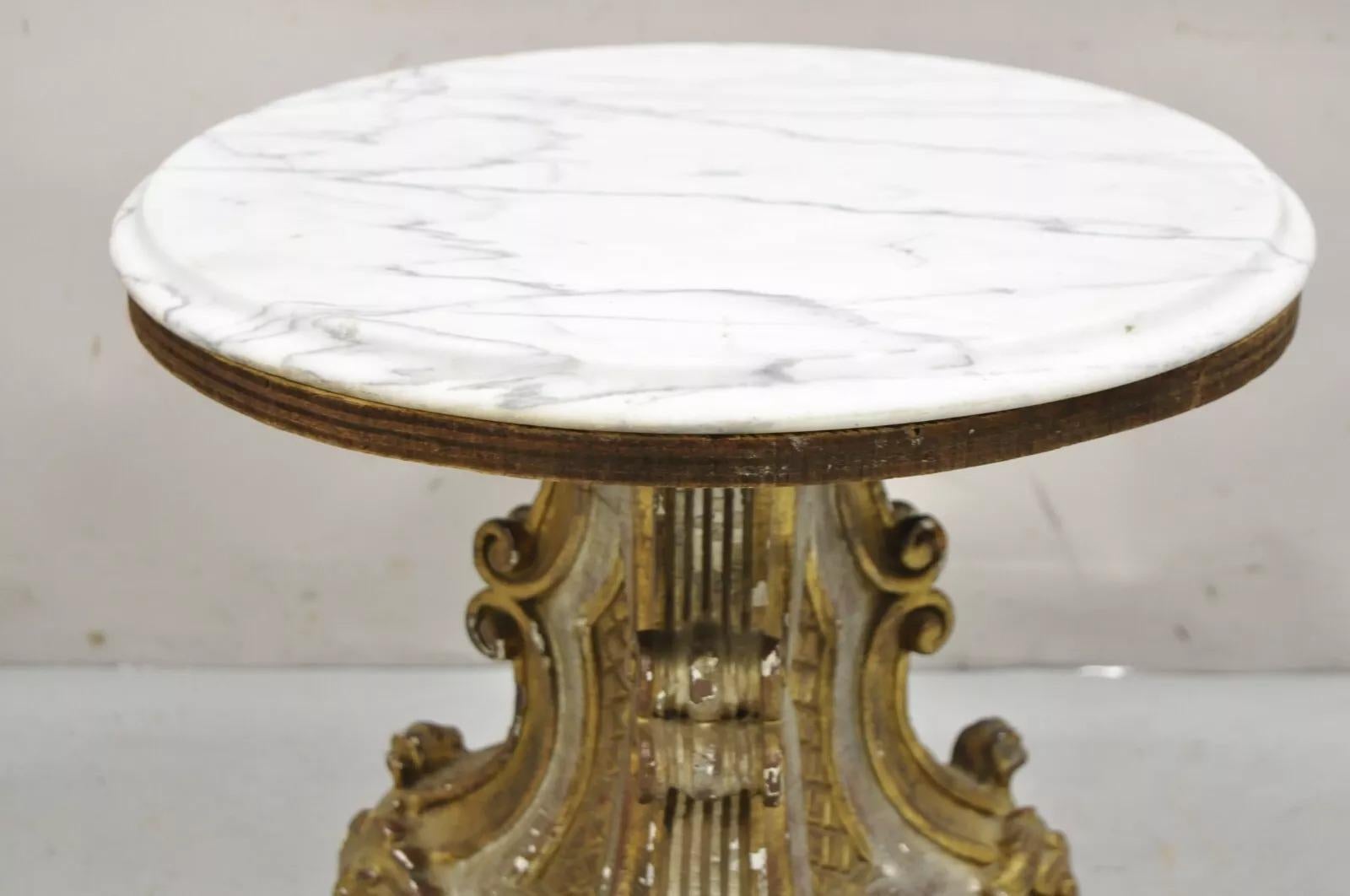 Marbre Table d'appoint à piédestal en bois sculpté Florentine de style Régence italienne 18