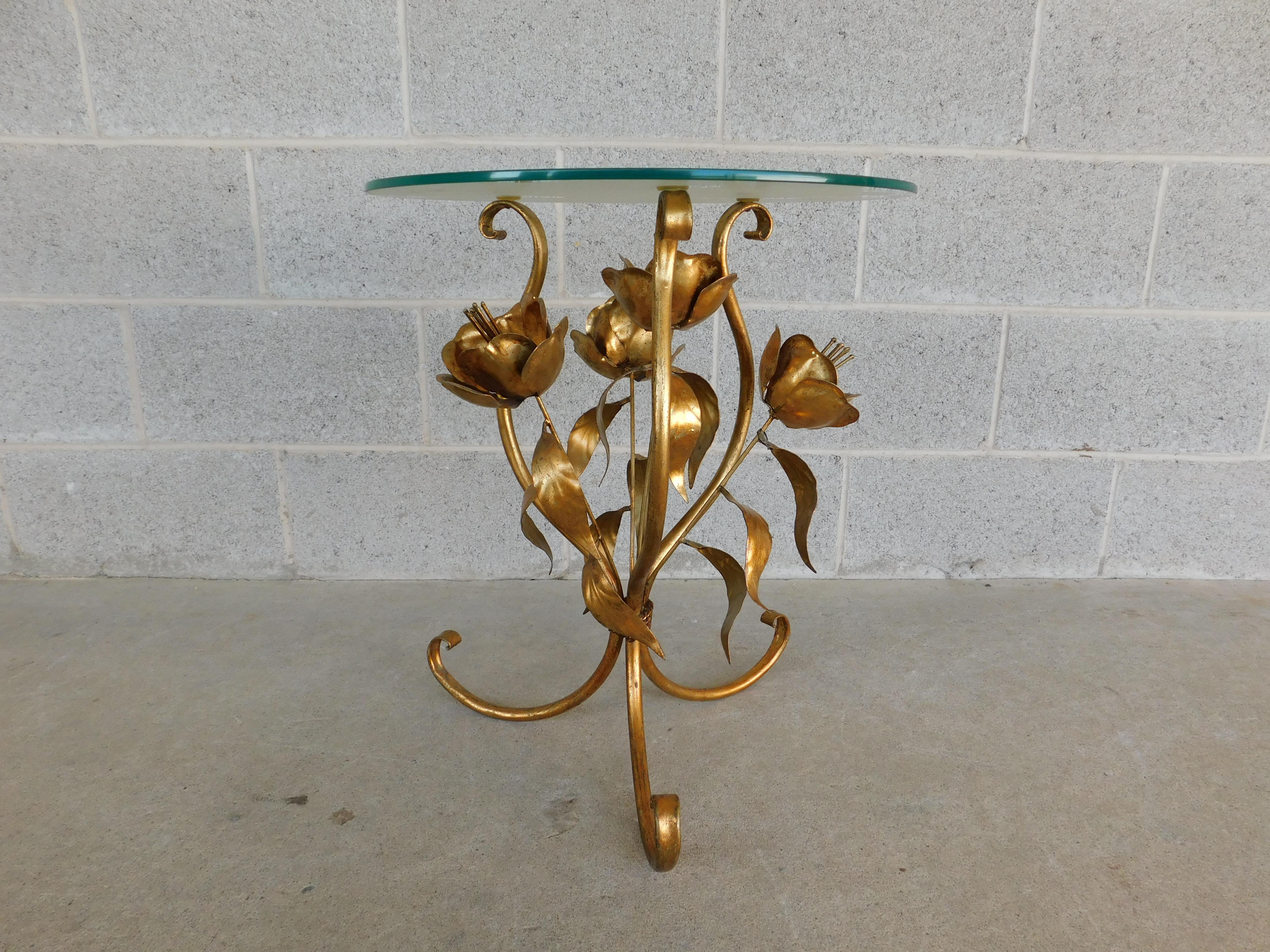 Italian Regency Gilt Gold Metal Base Round Glass Top Accent Table

Made in Italy, Metal with Gilt Gold Overlay Decorative Bouquet of Blooming Tulips with Round Glass Top Resting on Clear Cushioned Pads

Very Good Original Condition, Circa