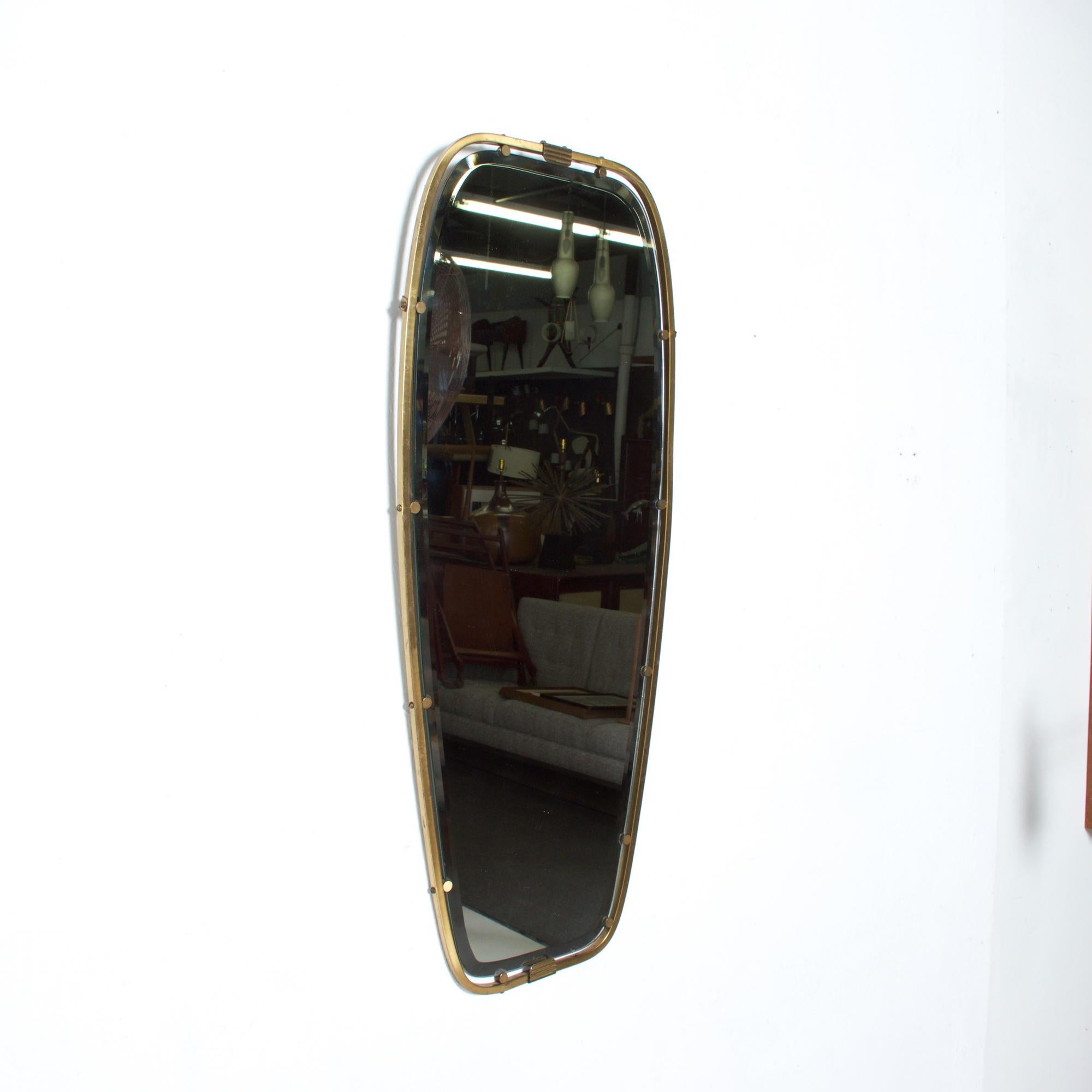 Italian Regency Gio Ponti Floating Elongated Wall Mirror in Brass,  Italy 1950s In Good Condition In Chula Vista, CA