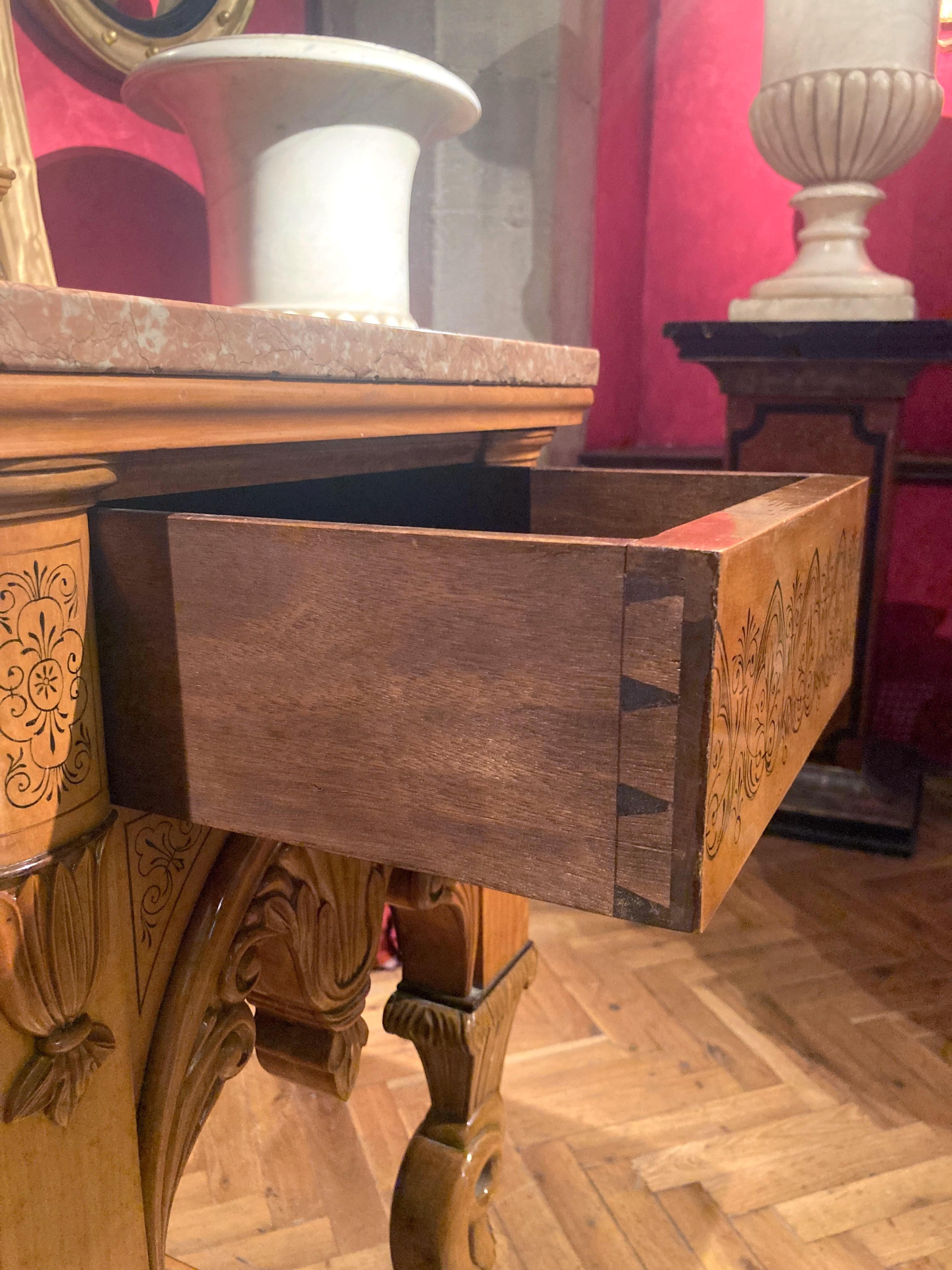 Console ou coiffeuse de style Régence italienne en érable sculpté à la main avec miroir en vente 5