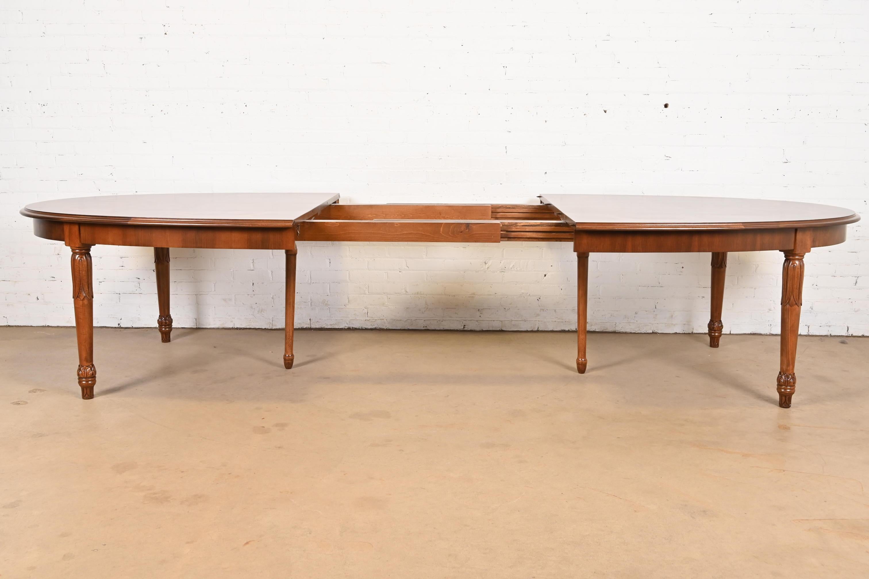 Italian Regency Louis XVI Burled Walnut Inlaid Dining Table, Newly Refinished For Sale 2