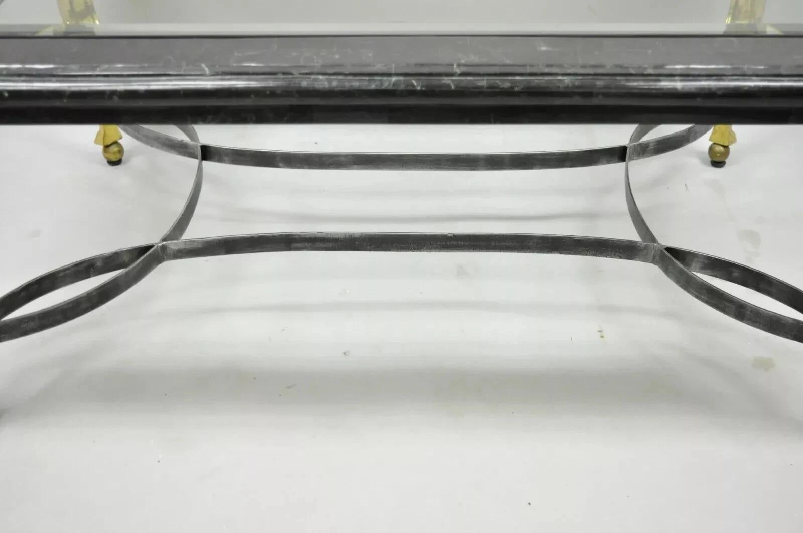 Mesa de centro de acero con tapa de cristal e incrustaciones de mármol de león de estilo regencia italiano en Bueno estado para la venta en Philadelphia, PA