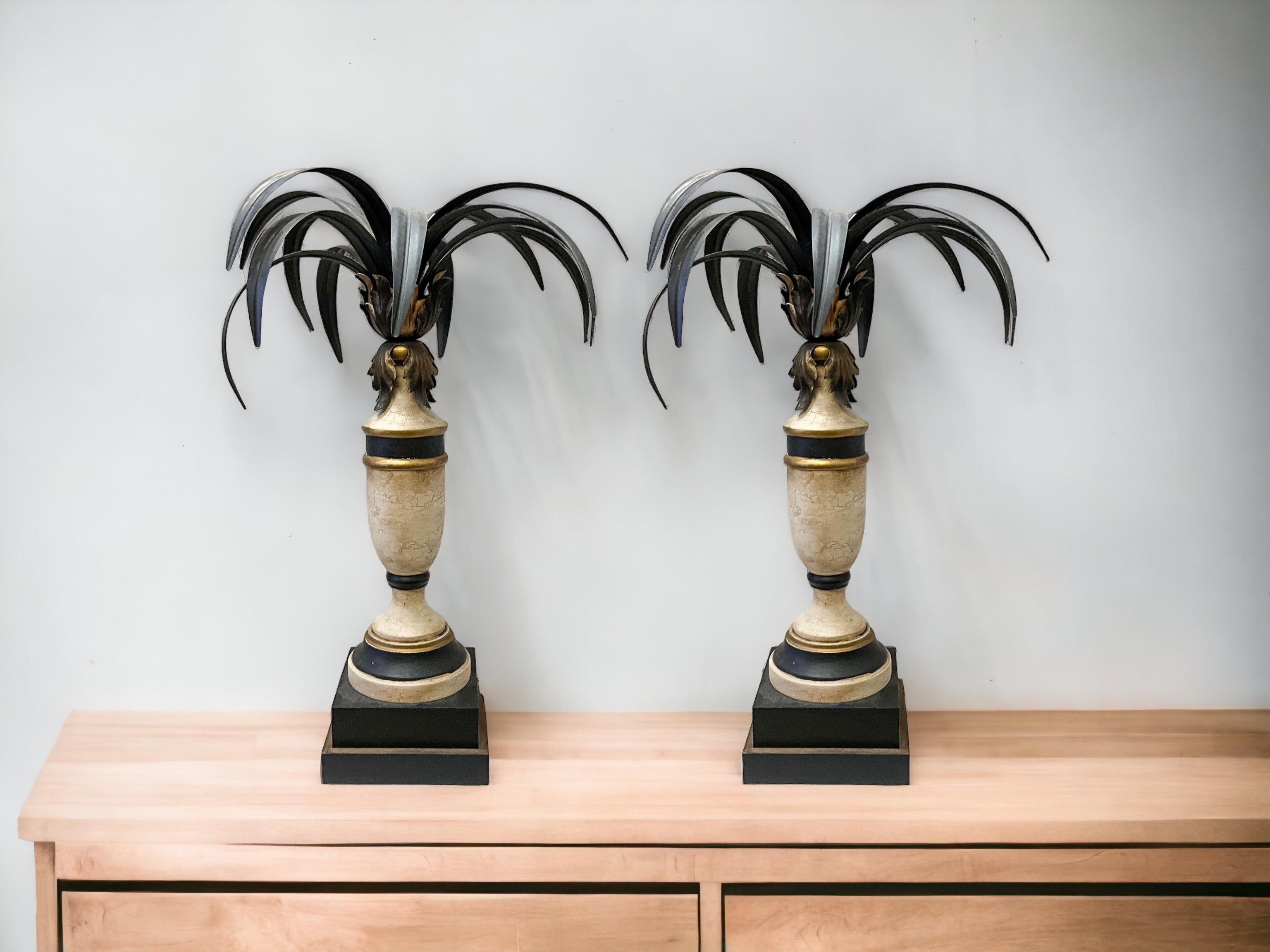 Italian Regency Style Carved Wood Candlesticks With Tole Palm Fronds - Pair  For Sale 3