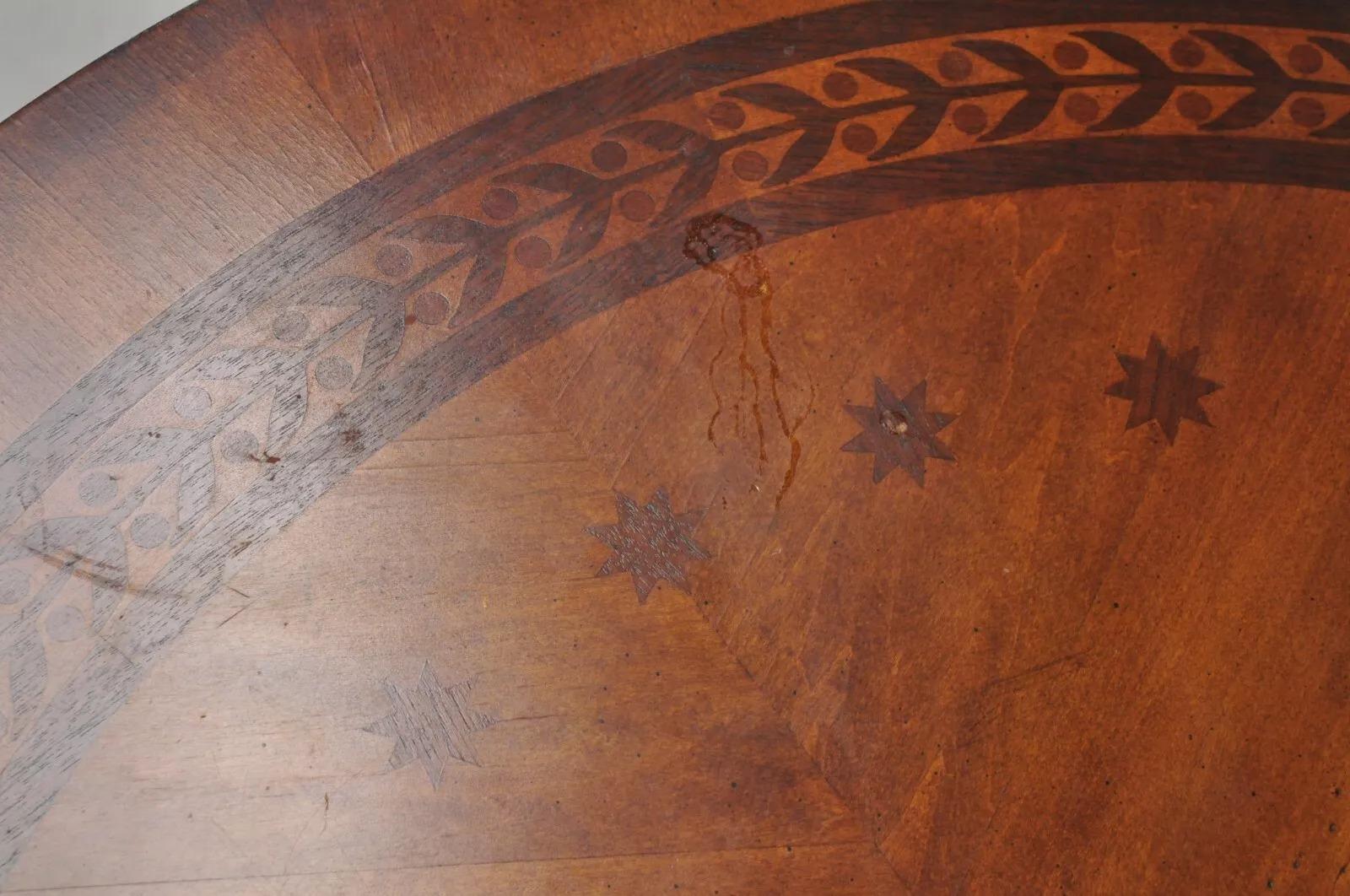 Italian Regency Style Marquetry Inlay Paw Feet Pedestal Base Round Center Table For Sale 2