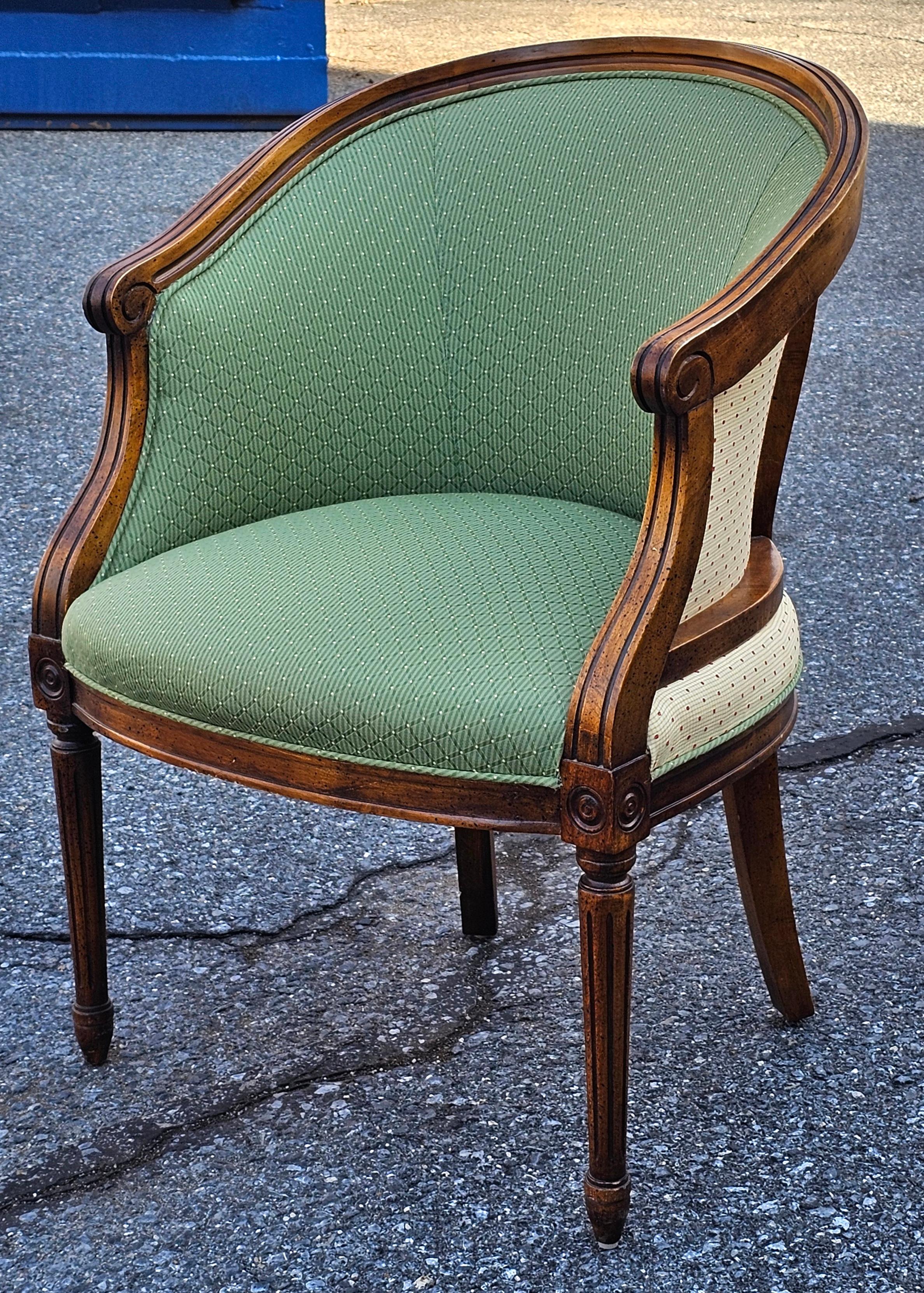 Italian Regency Style Walnut and Upholstered Barrel Back Chair (Italienisch) im Angebot