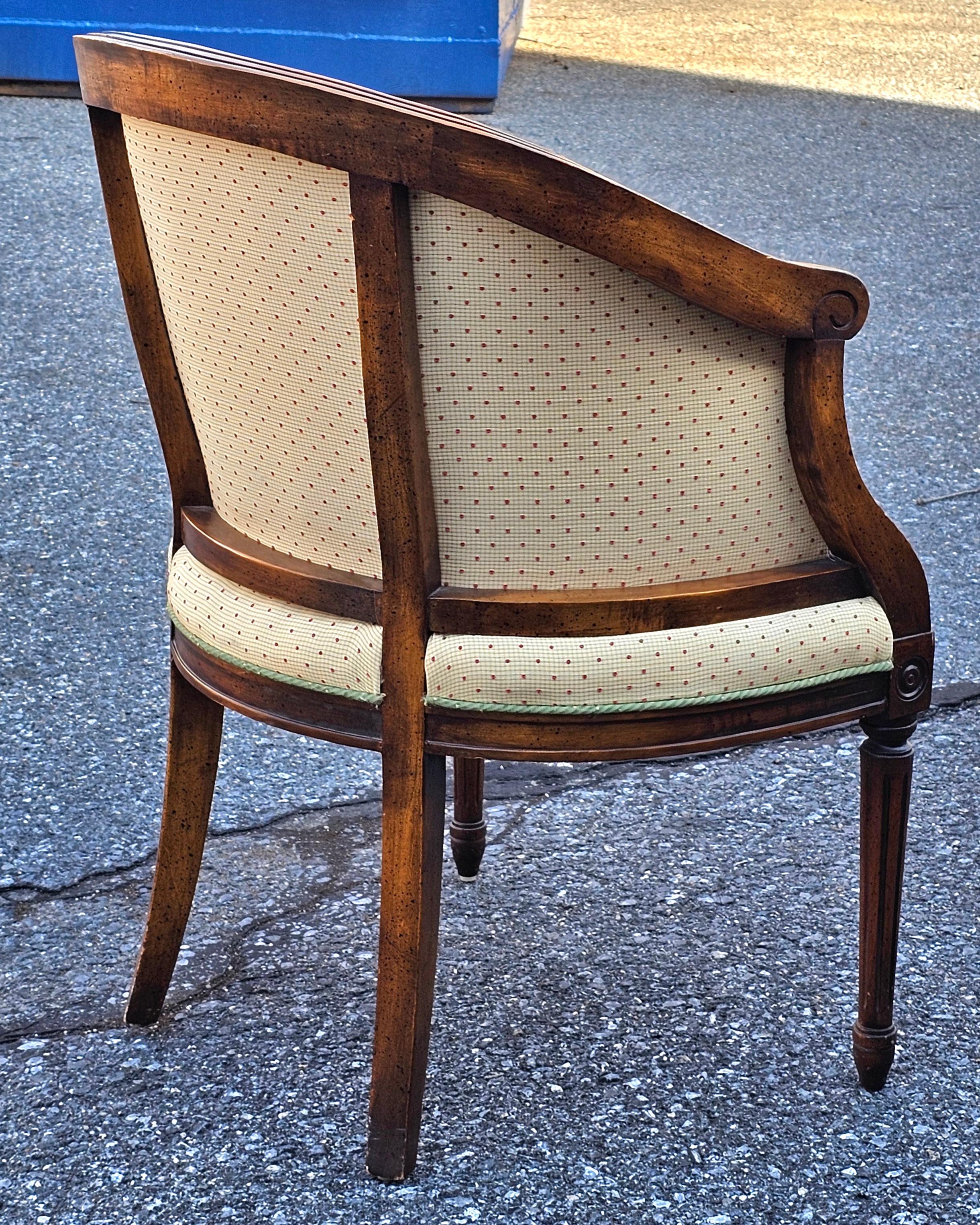 Italian Regency Style Walnut and Upholstered Barrel Back Chair (Polster) im Angebot