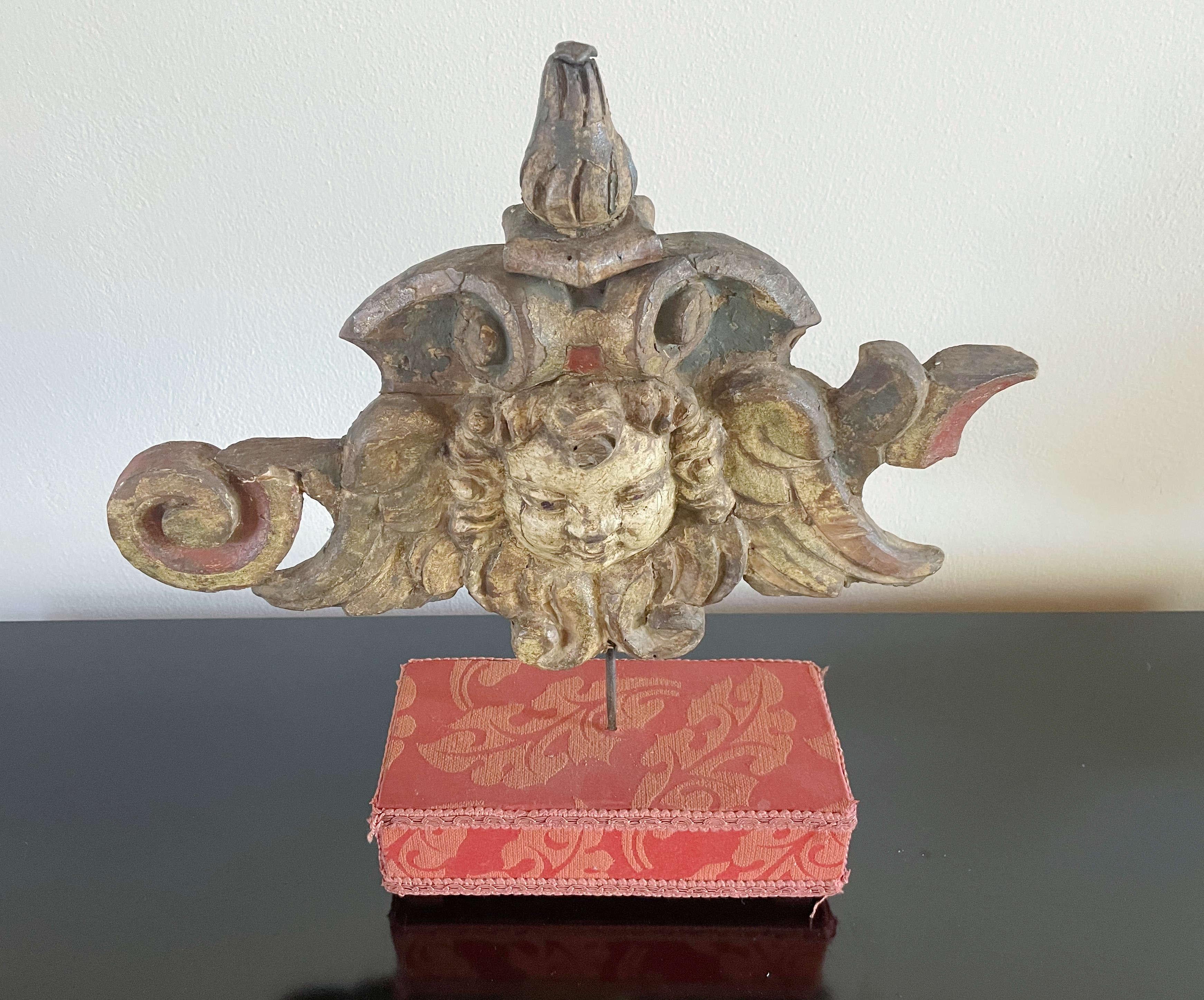 Italian Renaissance Carved Wooden Angel Head In Fair Condition For Sale In Los Angeles, CA