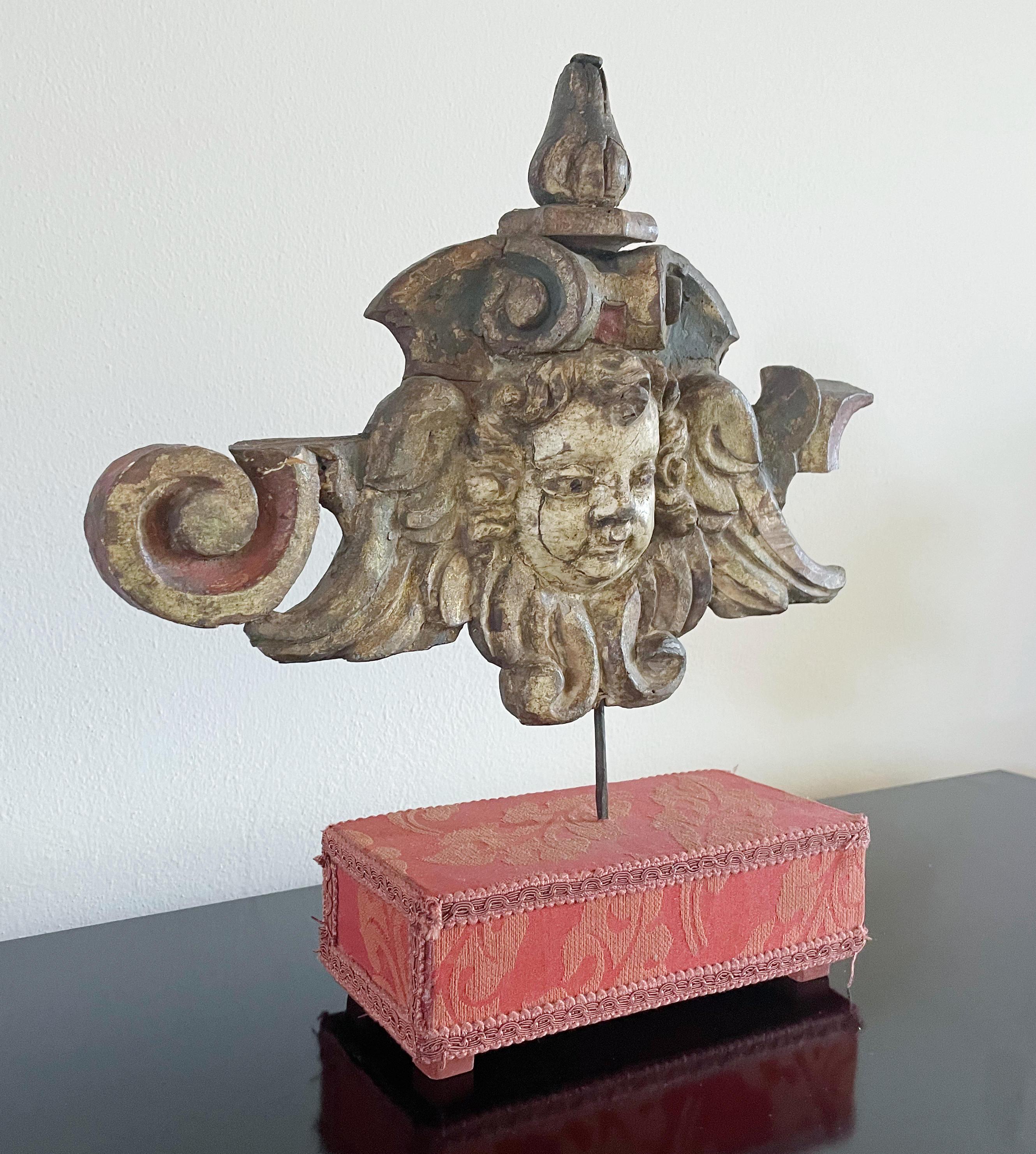 18th Century and Earlier Italian Renaissance Carved Wooden Angel Head For Sale