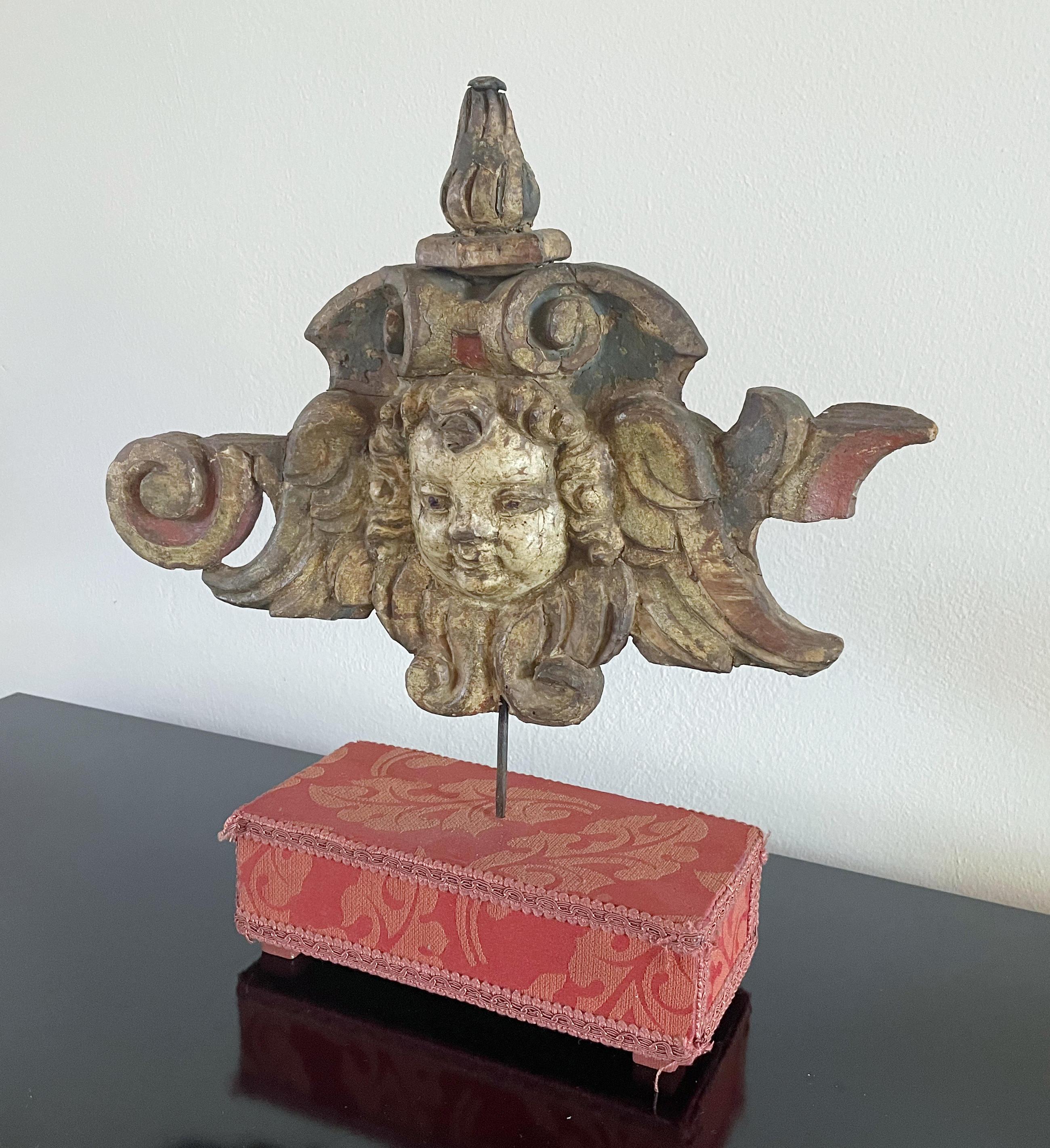 Italian Renaissance Carved Wooden Angel Head For Sale 1