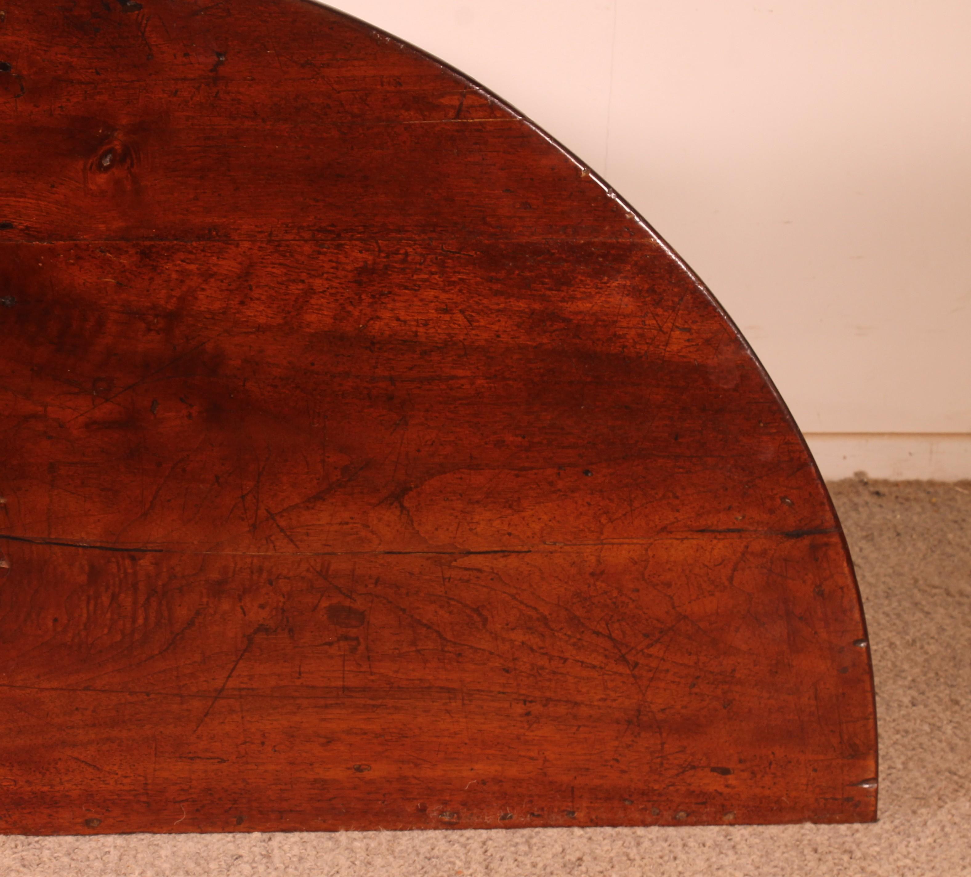 Italian Renaissance Console Circa 1600 In Walnut For Sale 8