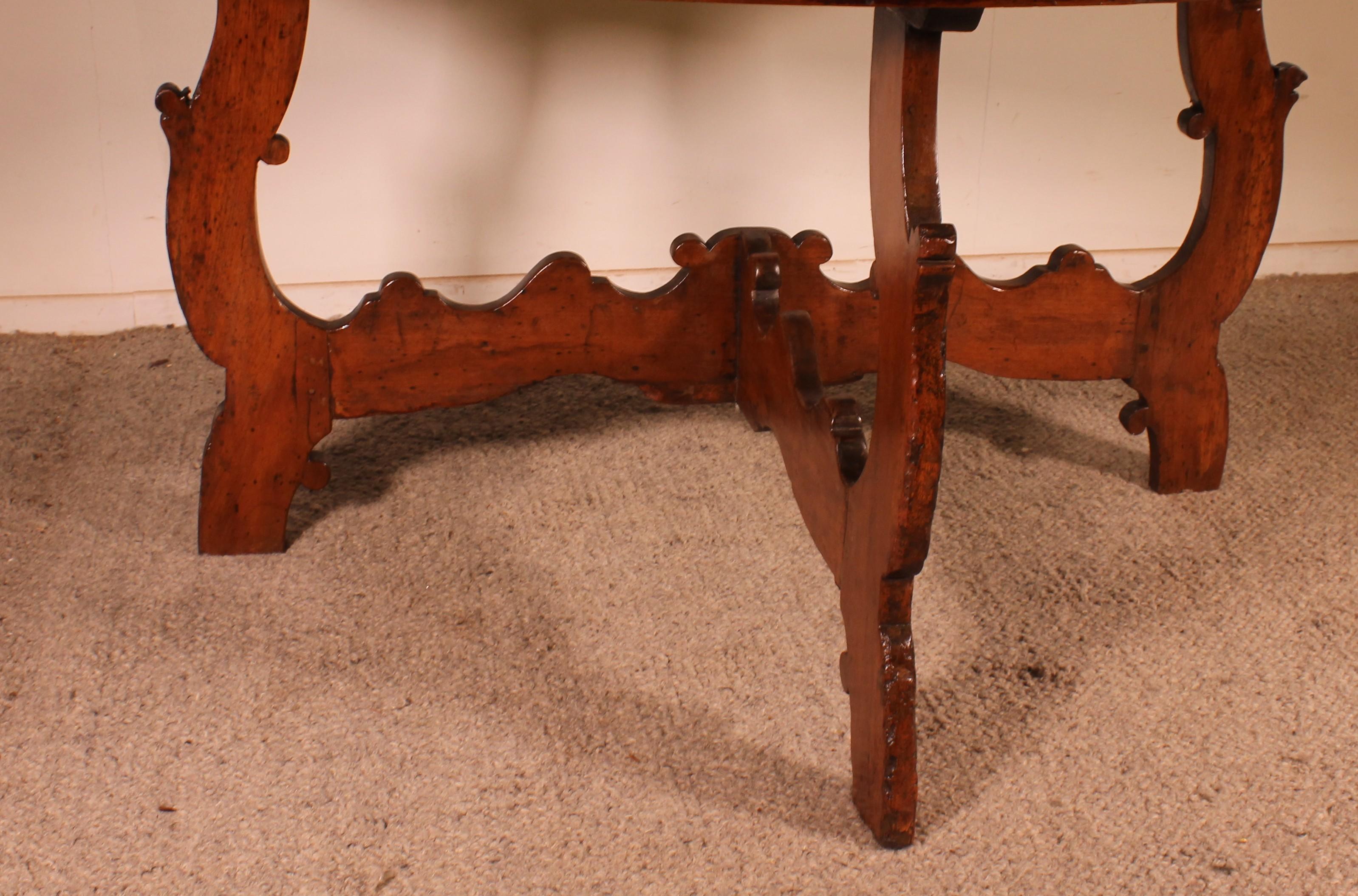 Italian Renaissance Console Circa 1600 In Walnut For Sale 5