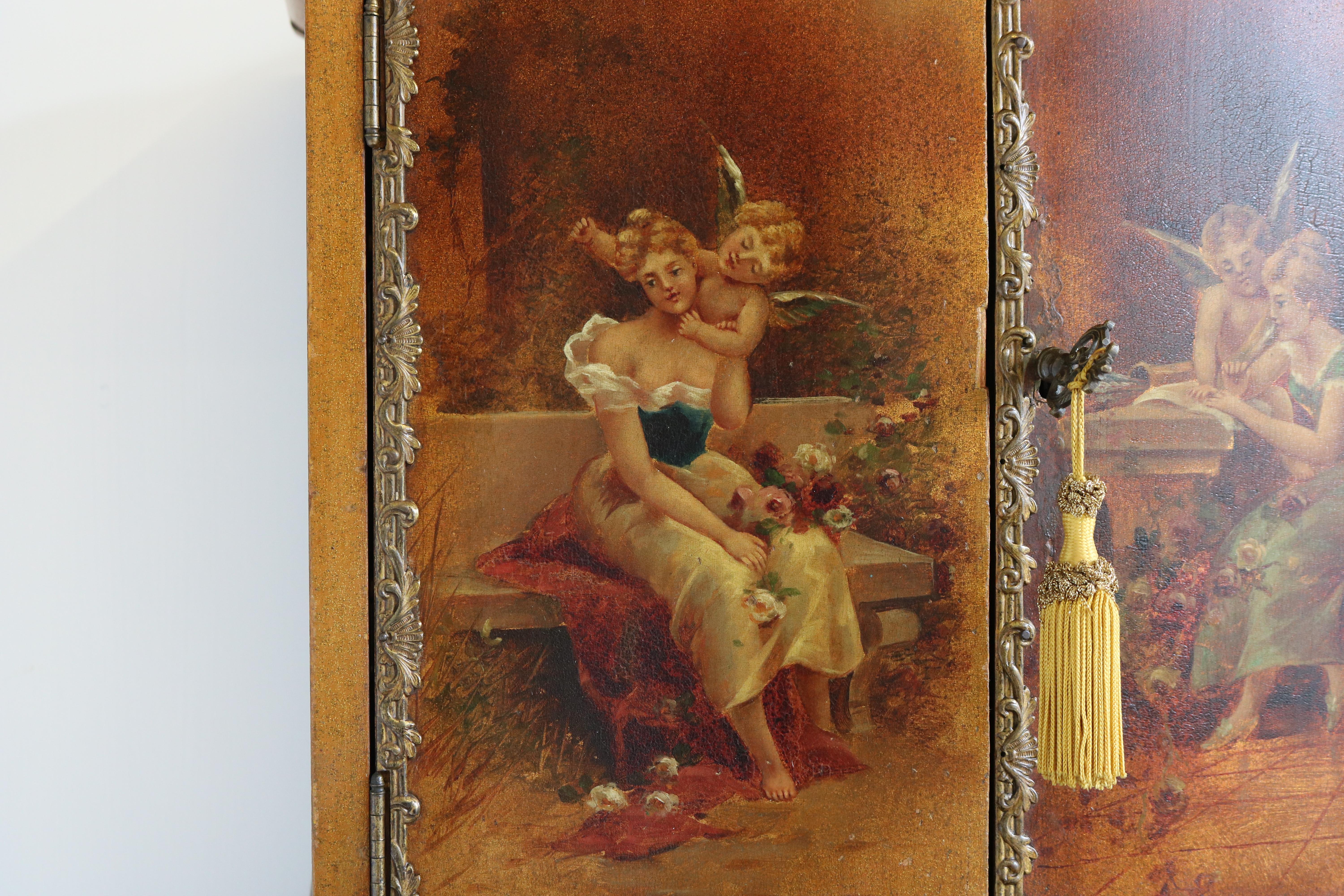 Exquisit und atemberaubend! Dieser italienische Renaissanceschminktisch wurde von Müller Morten um 1860 auf allen Seiten handbemalt. 
Ein wahres Kunstwerk dieser Frisiertisch, die Gemälde sind auf allen Seiten und von erstaunlicher Qualität ! 
Die