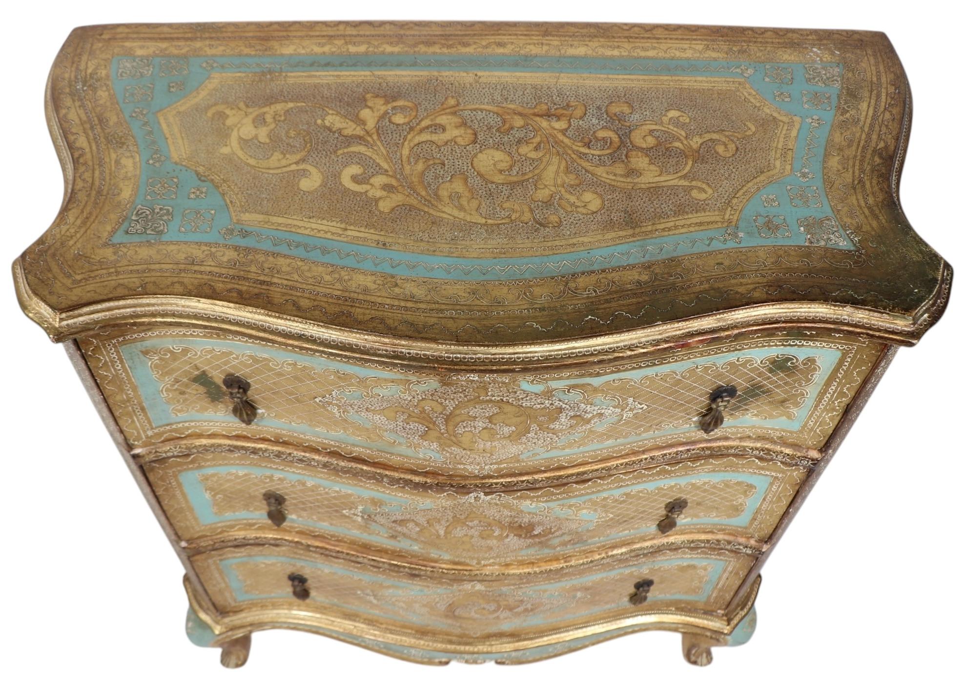 Italienische Renaissance Florentine Stil Drei Schubladen Kommode Kommode (Holz) im Angebot