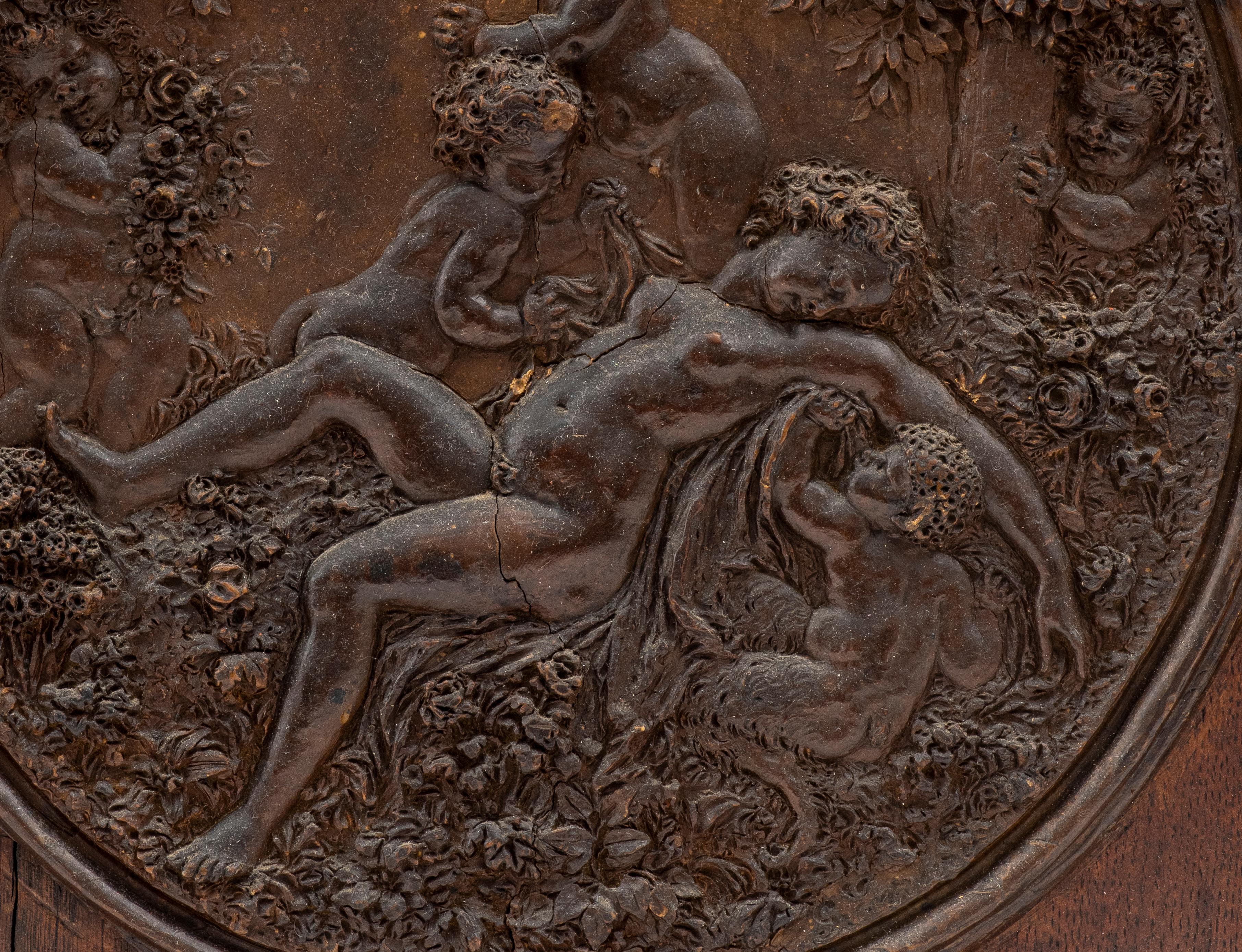 Italian Renaissance Manner Carved Medallion In Good Condition In Astoria, NY