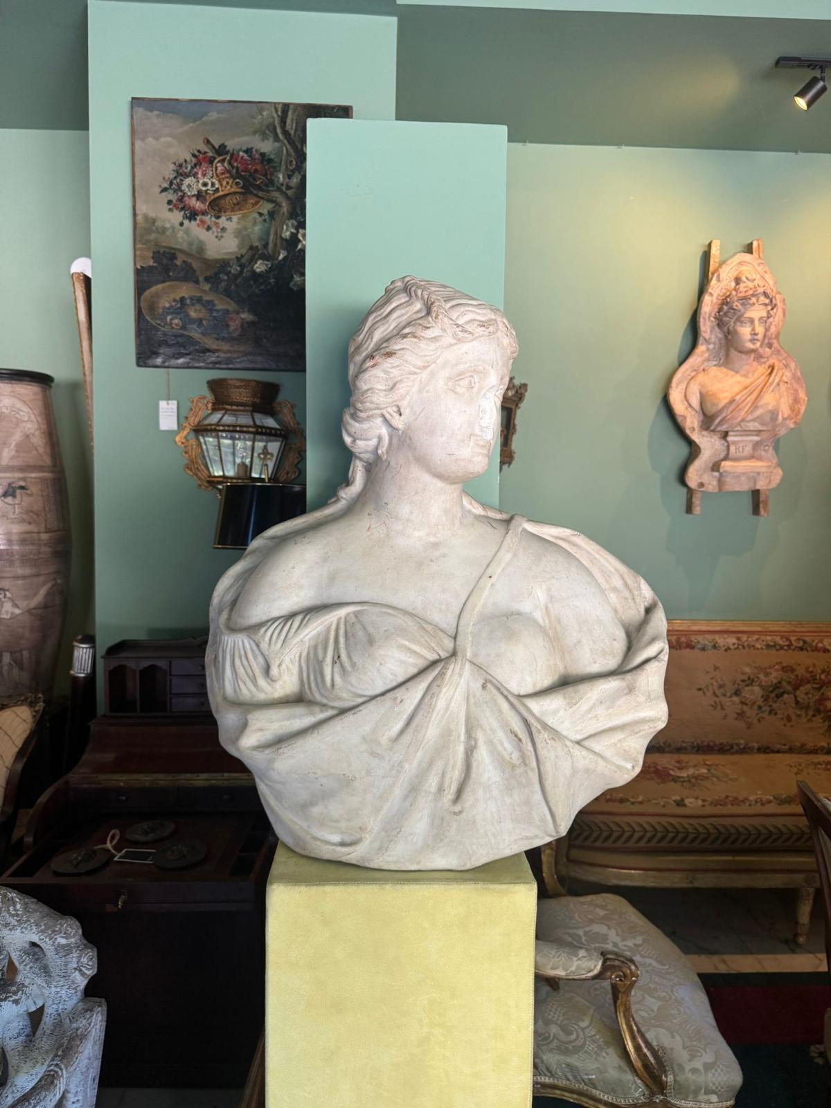 Busto renacentista italiano de mármol de Diana, siglo XVI en venta 3
