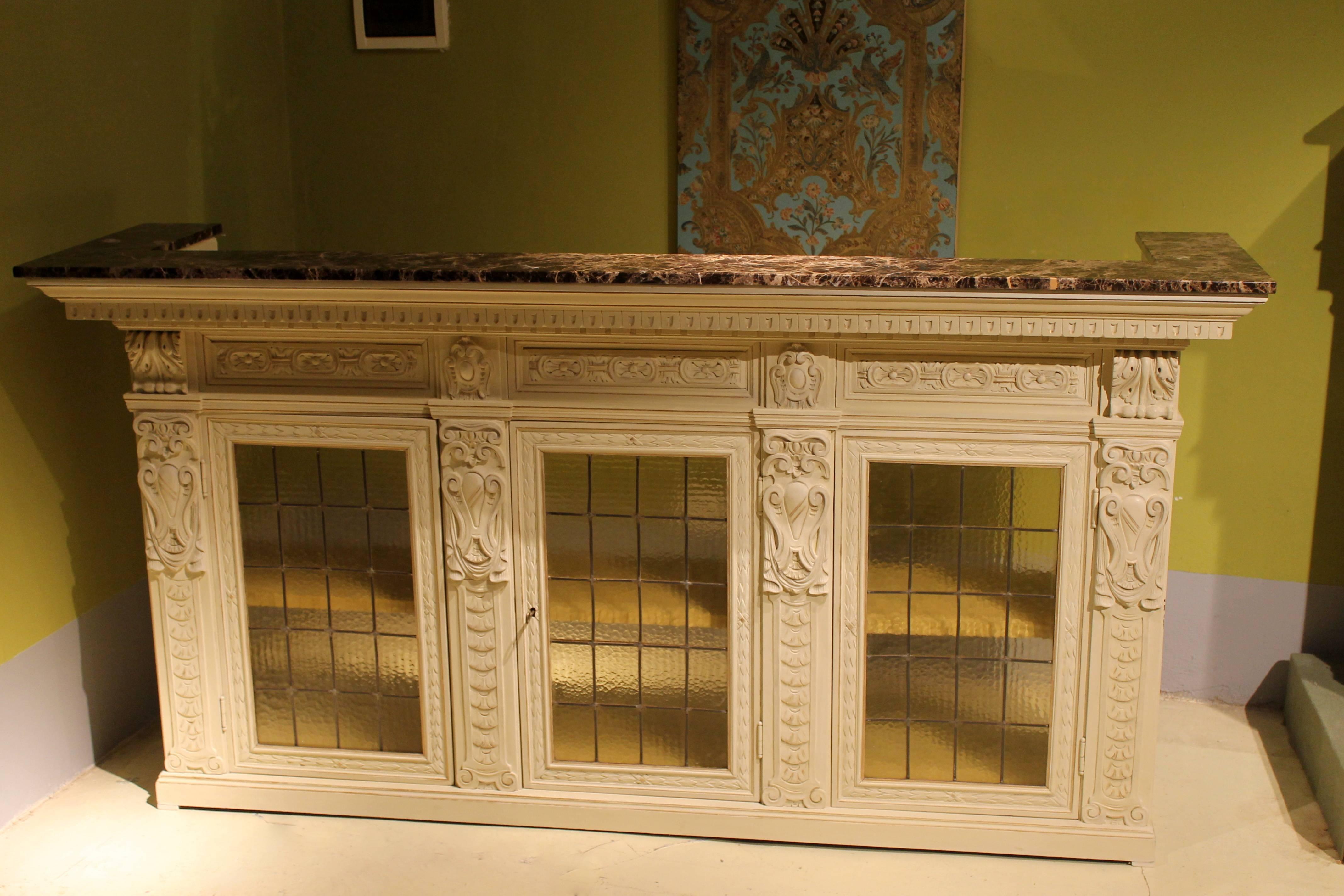 Italian Renaissance Revival Cream and Gold Lacquer Bar Counter with Marble Top 3