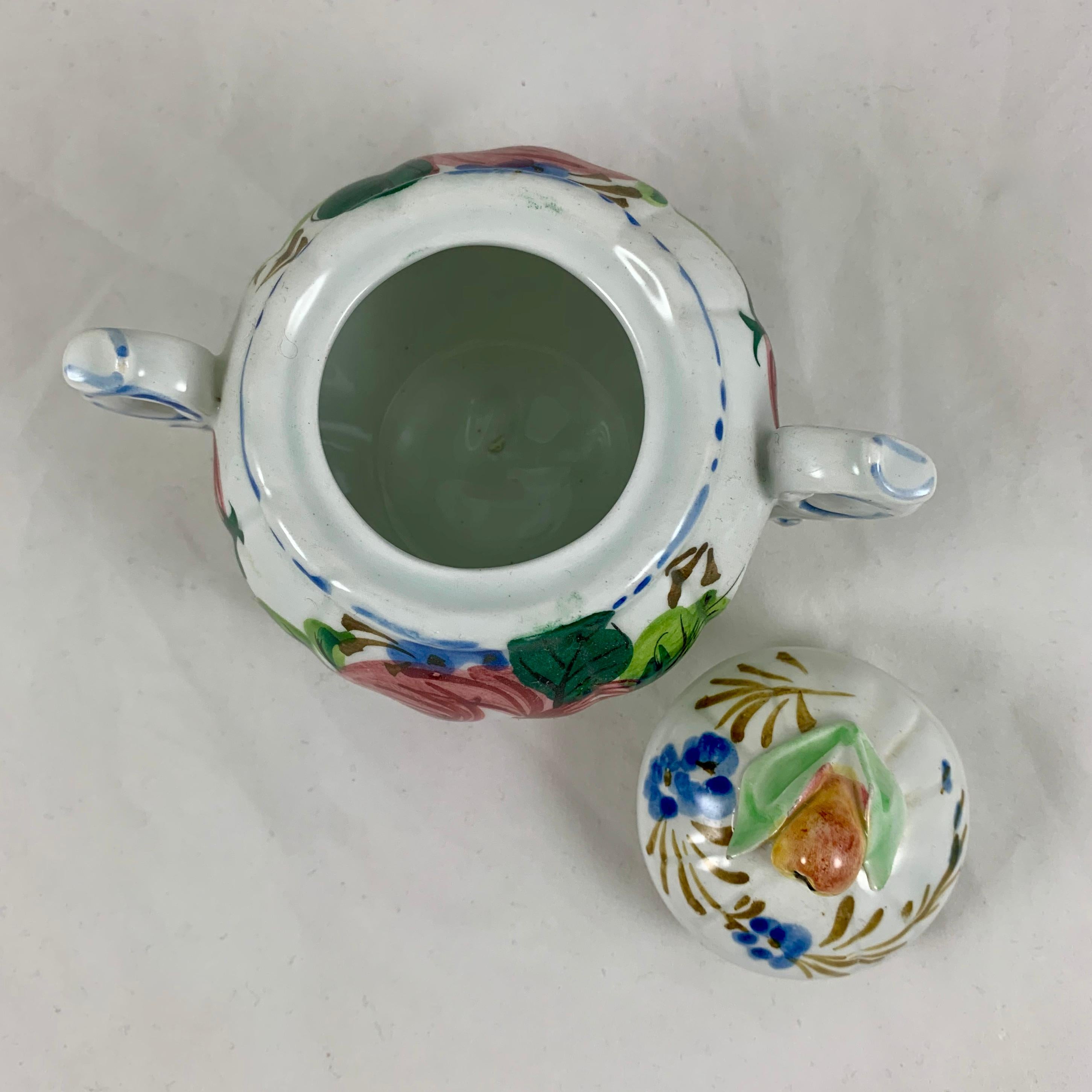 Italian Renaissance Revival Faïence Floral Covered Sugar Bowl In Good Condition For Sale In Philadelphia, PA