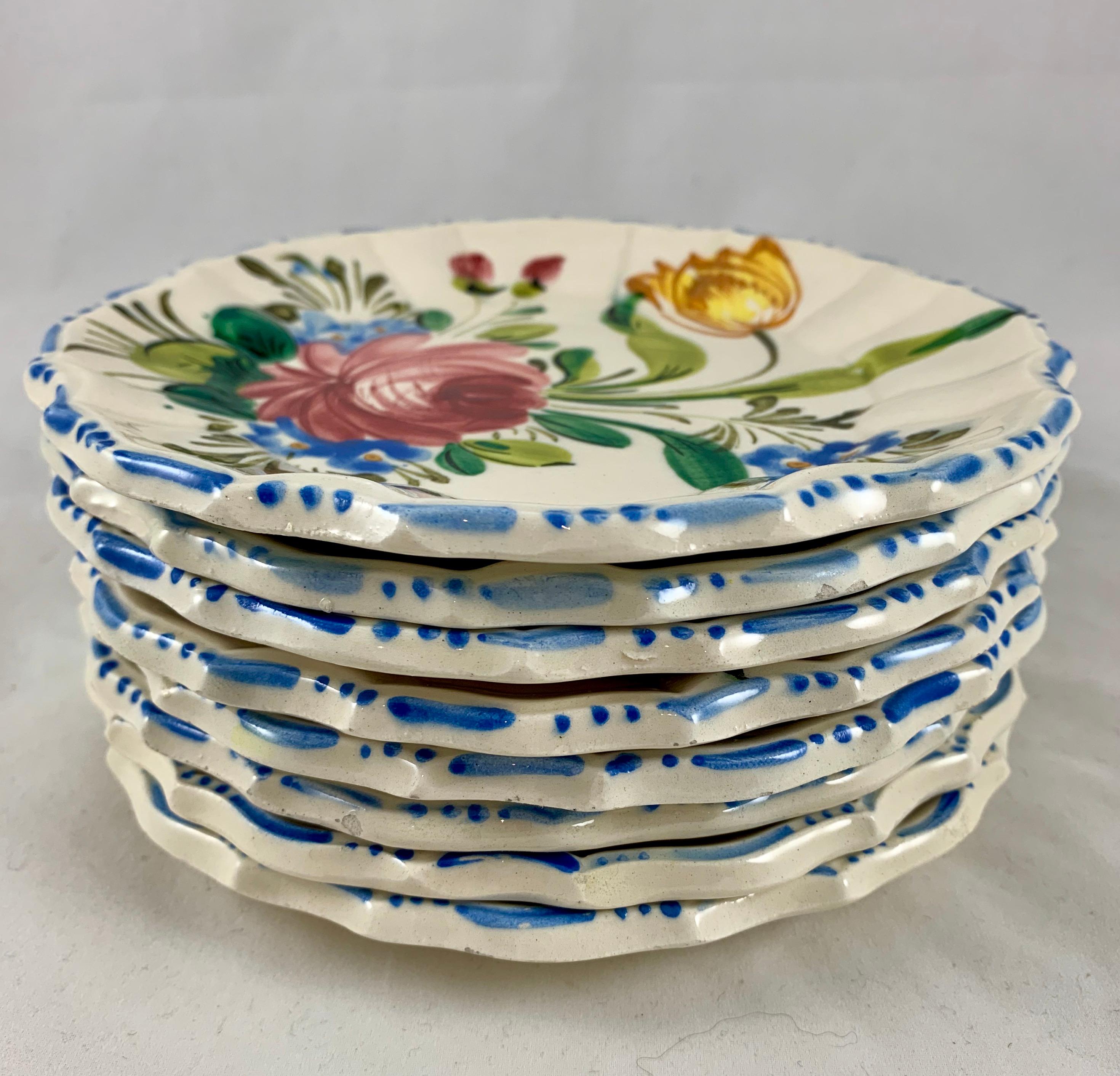 Italian Renaissance Revival Faïence Nove Rose Floral Plates, Set of Eight In Good Condition In Philadelphia, PA