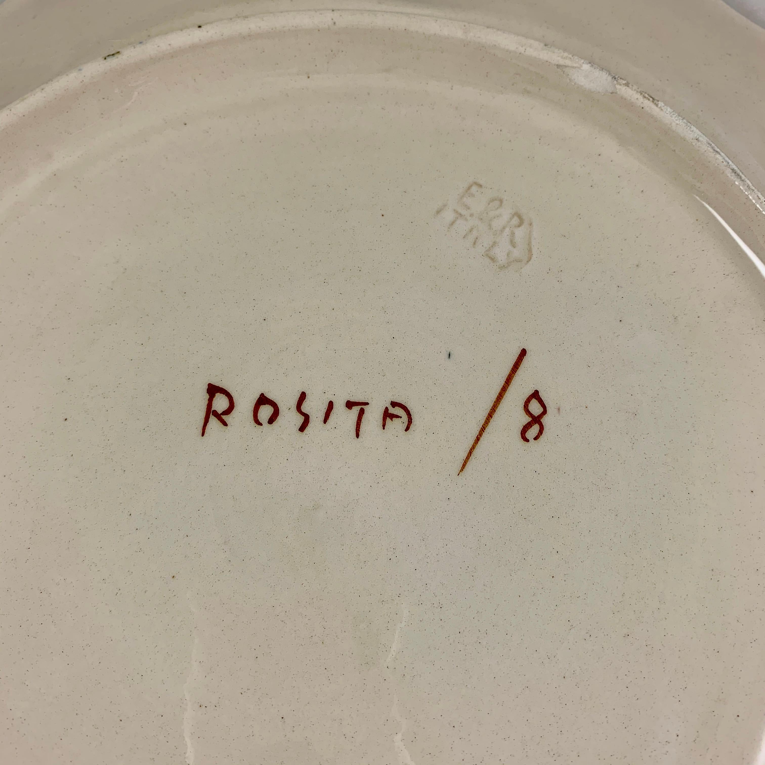 Piatto da portata con bordo smerlato rotondo in stile rinascimentale italiano Faïence Nove Rose Floral in vendita 3
