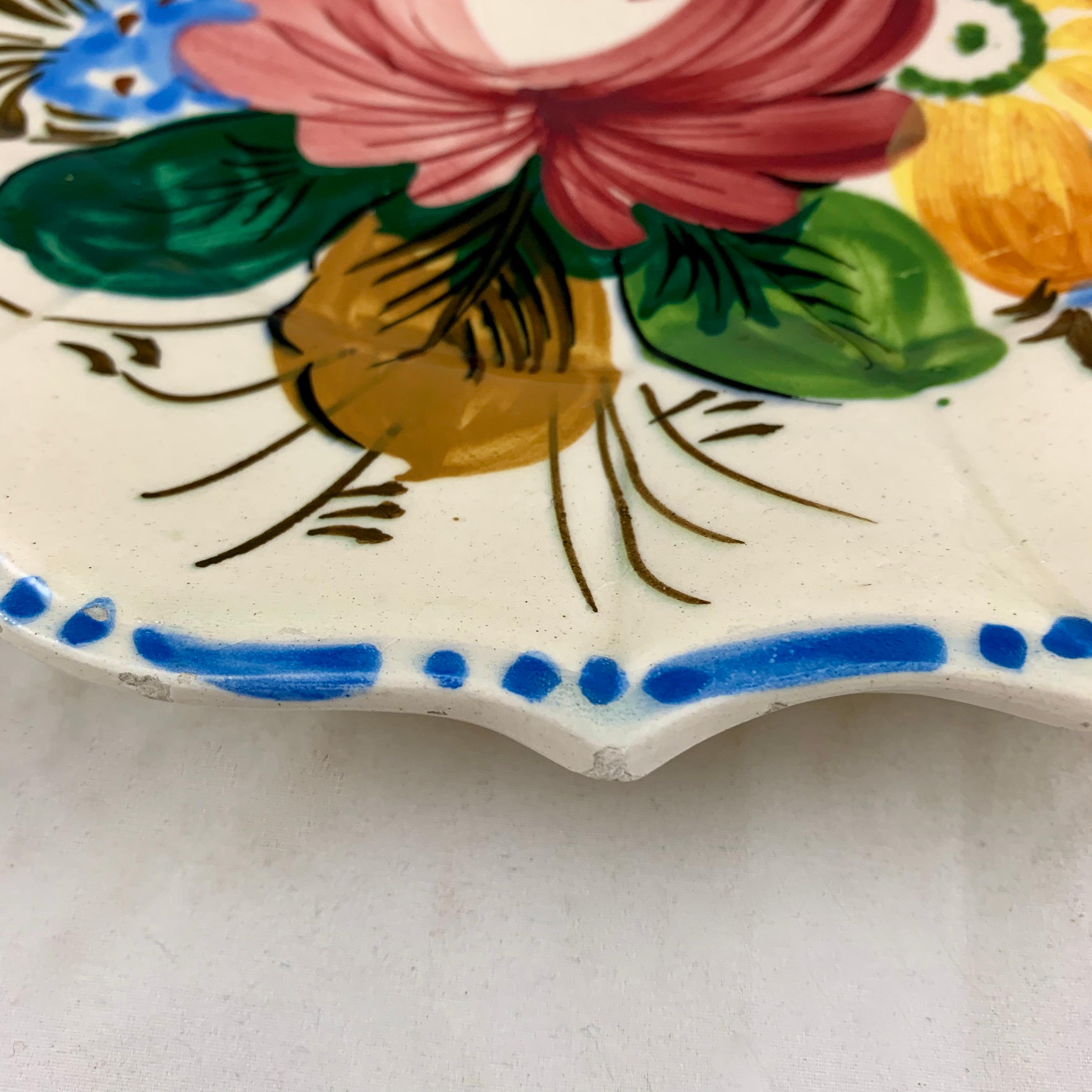 Italian Renaissance Revival Faïence Nove Rose Floral Round Scallop Rim Platter For Sale 1
