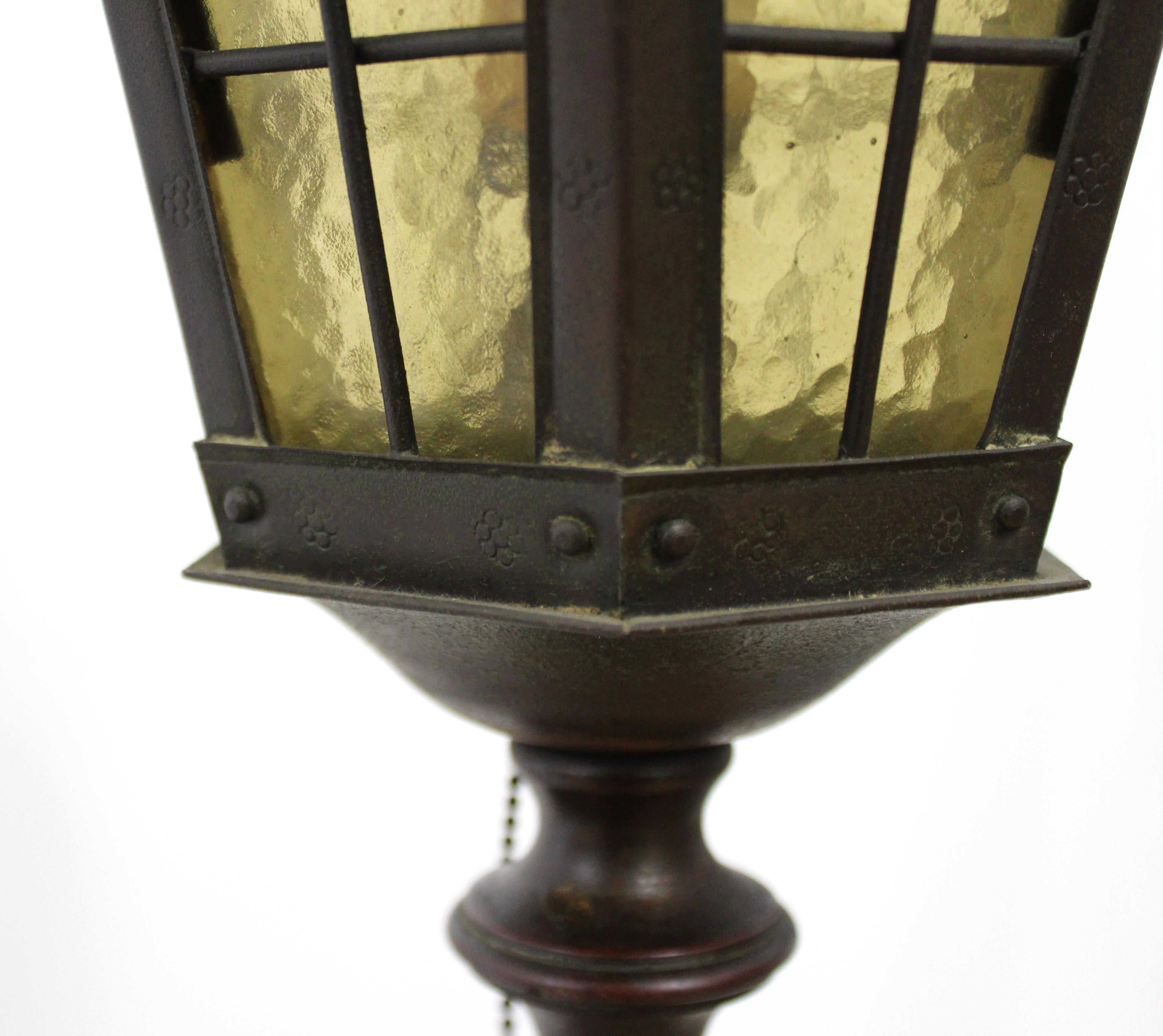 Italian Renaissance Revival Lantern Floor Lamp in Cast Bronze and Repousse Brass For Sale 4