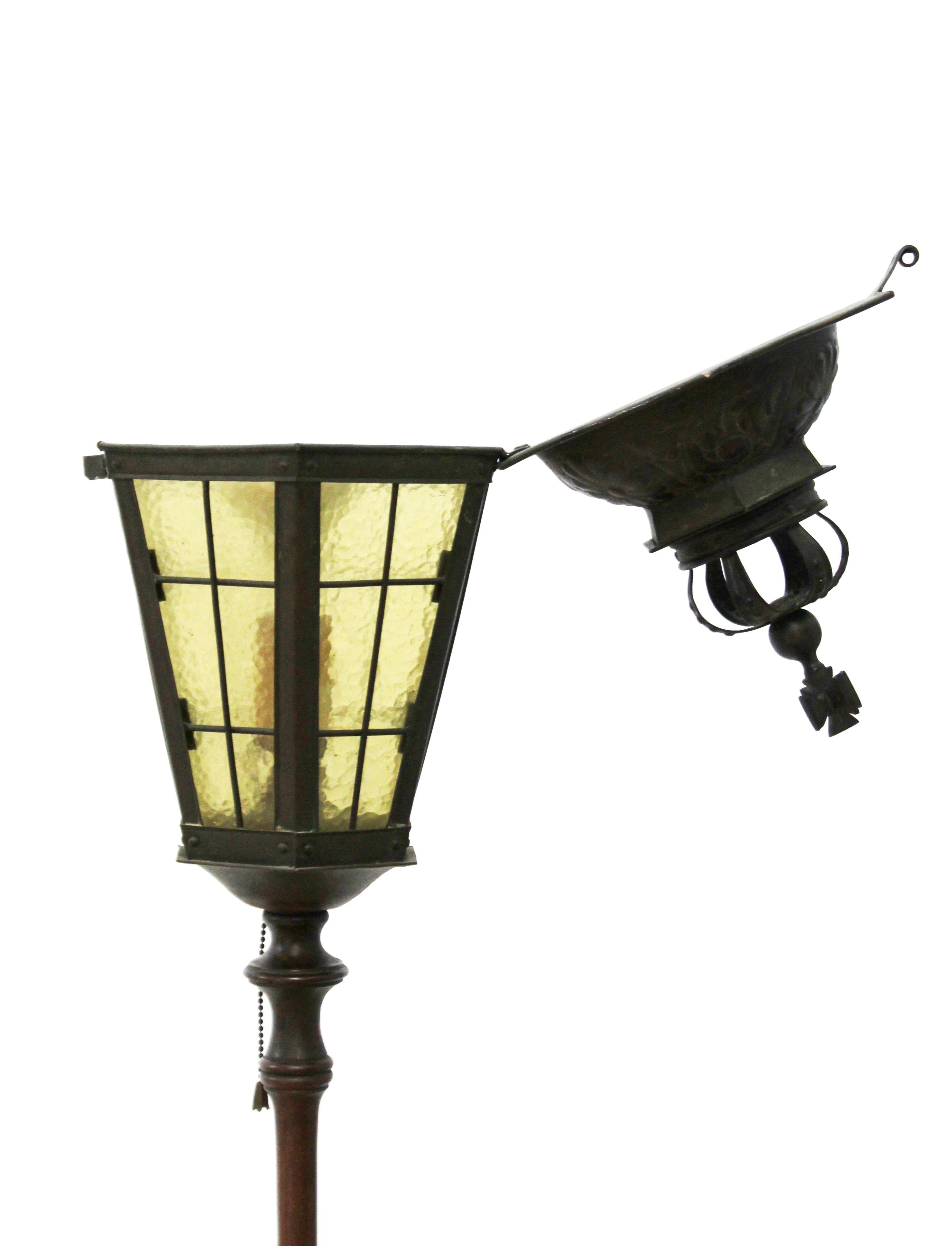 Italian Renaissance Revival Lantern Floor Lamp in Cast Bronze and Repousse Brass For Sale 1