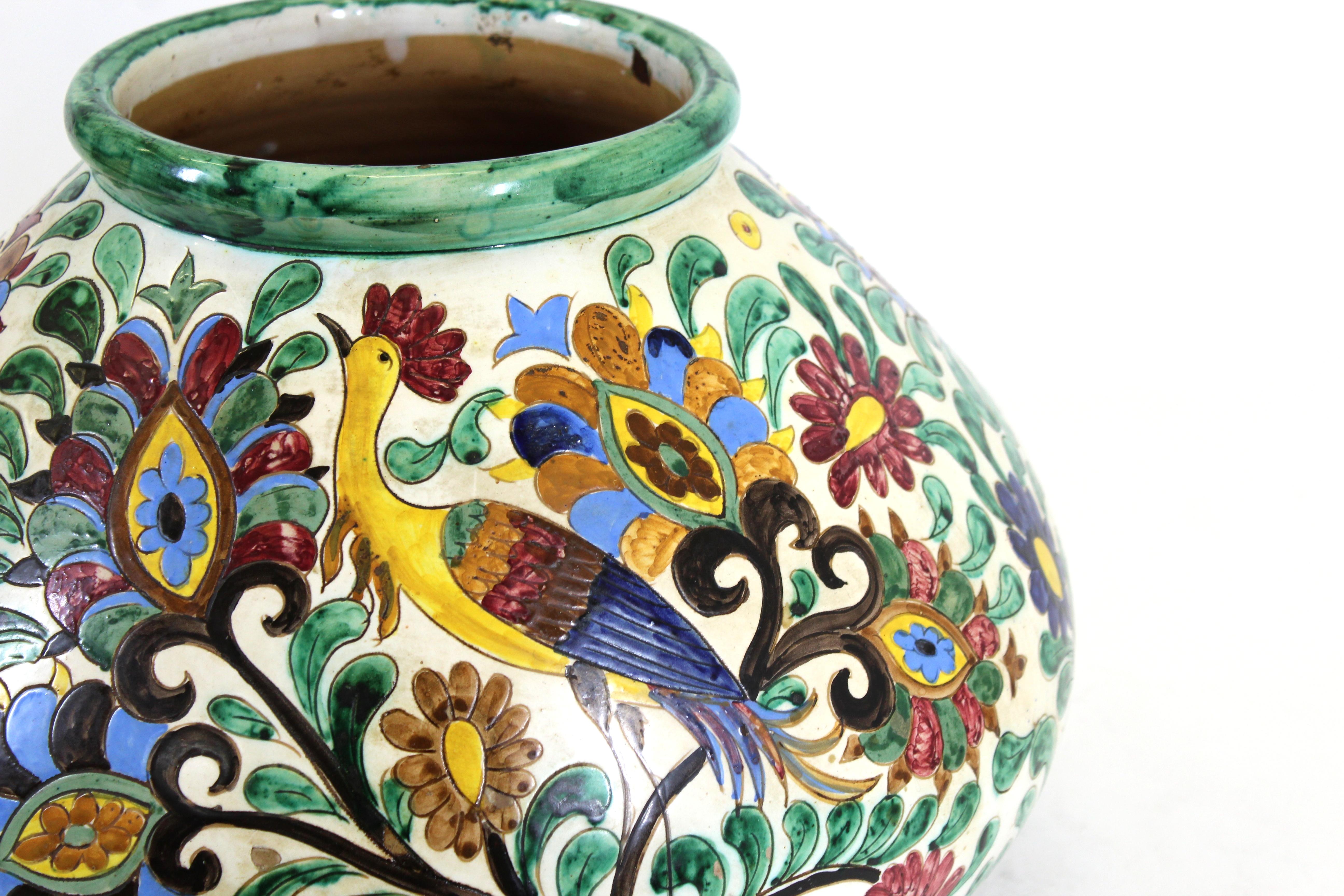 Early 20th Century Italian Renaissance Revival Majolica Sgrafitto Centerpiece Vase For Sale