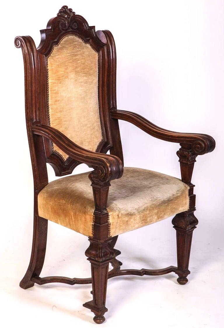 Élégant ensemble de 6 chaises et 2 fauteuils de style néo-renaissance italienne.
La tapisserie à changer.
Disponible également la table.